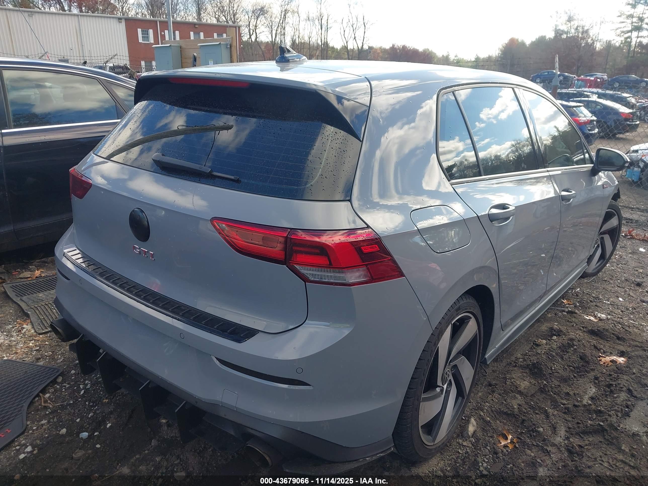 VOLKSWAGEN GOLF image 4