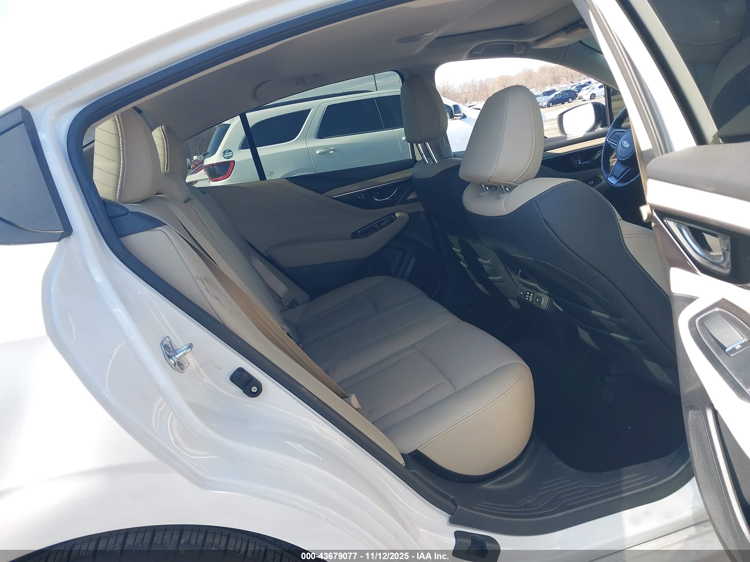 SUBARU LEGACY image 8