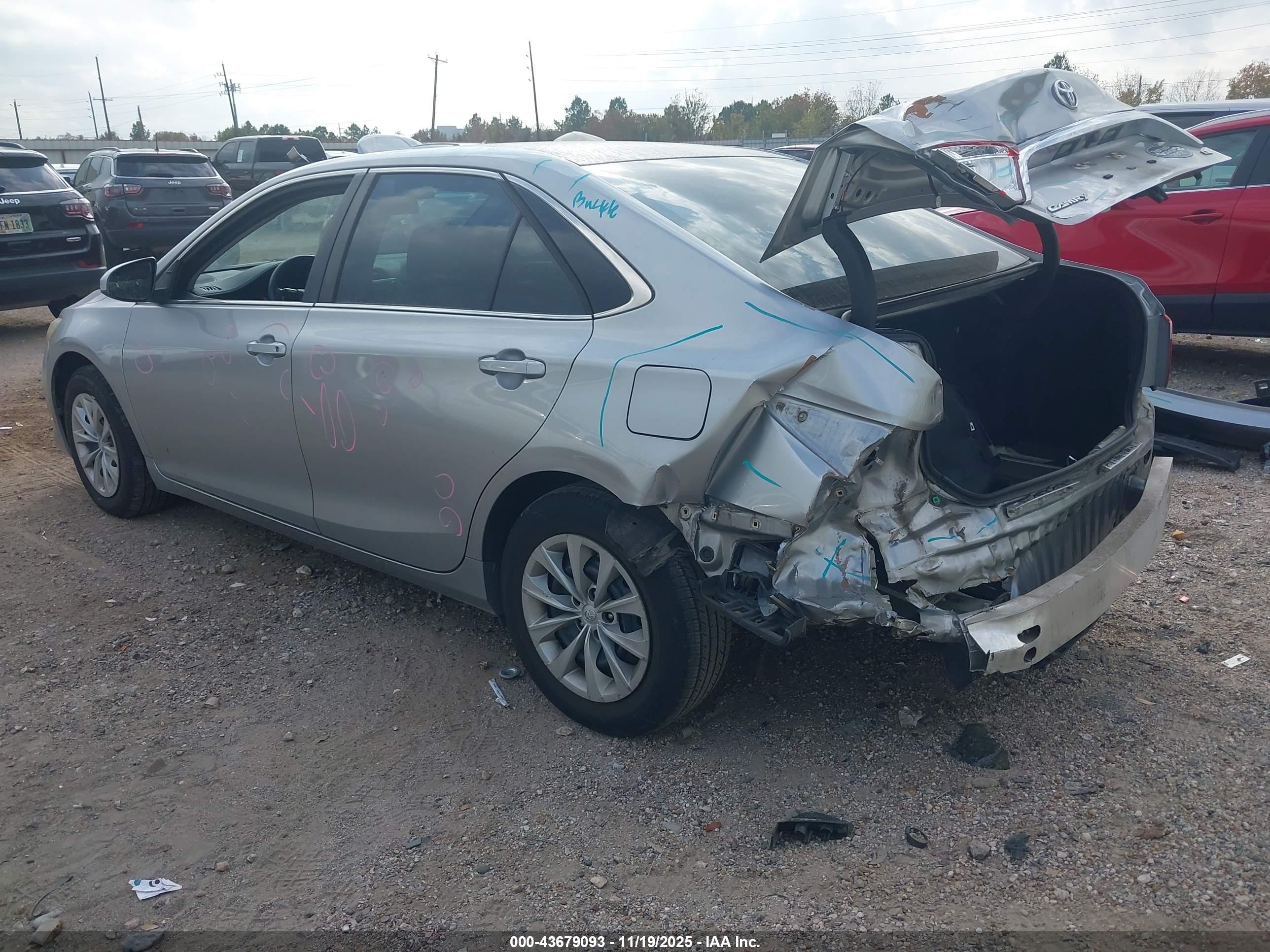 TOYOTA CAMRY image 3