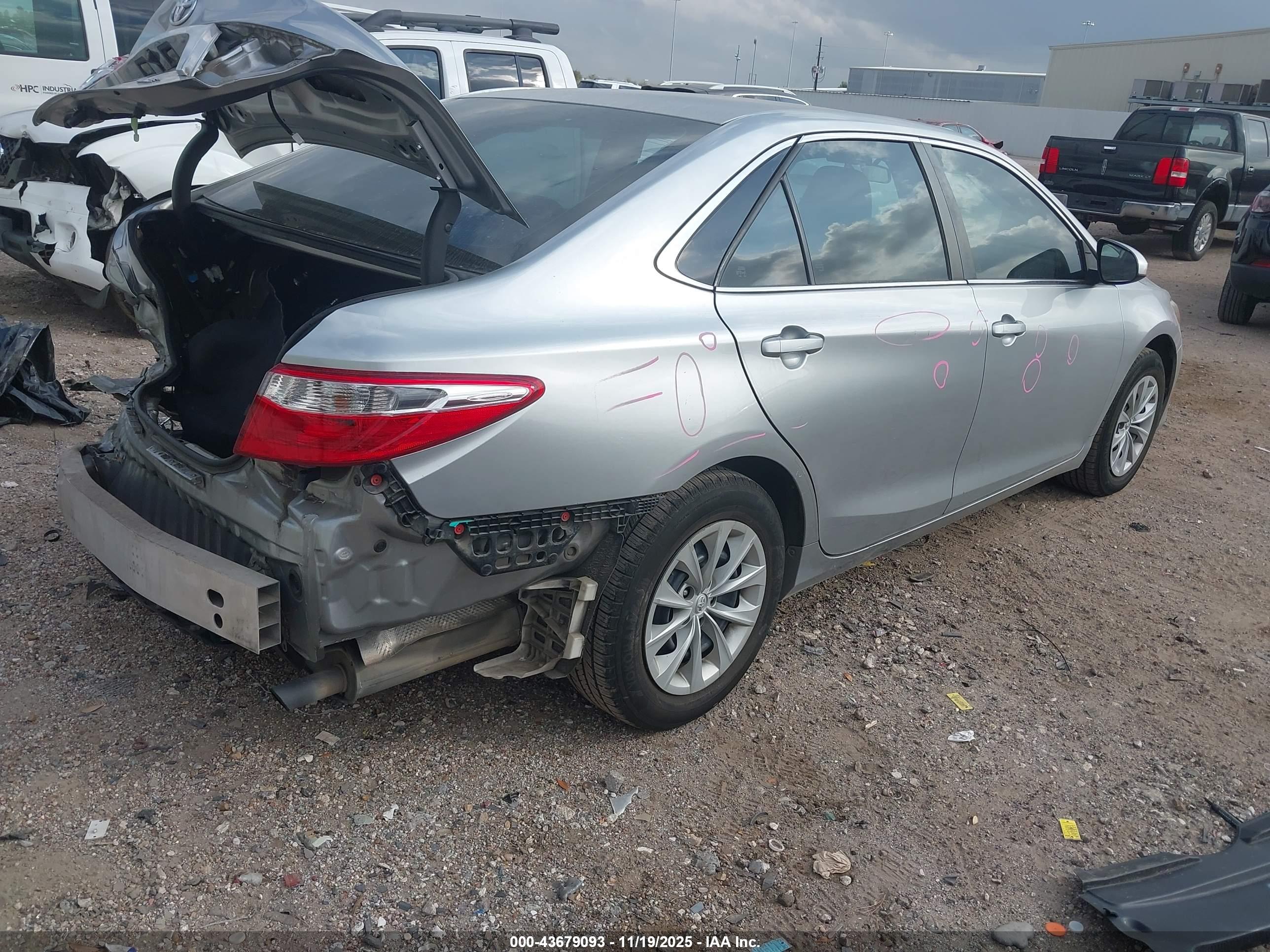 TOYOTA CAMRY image 4