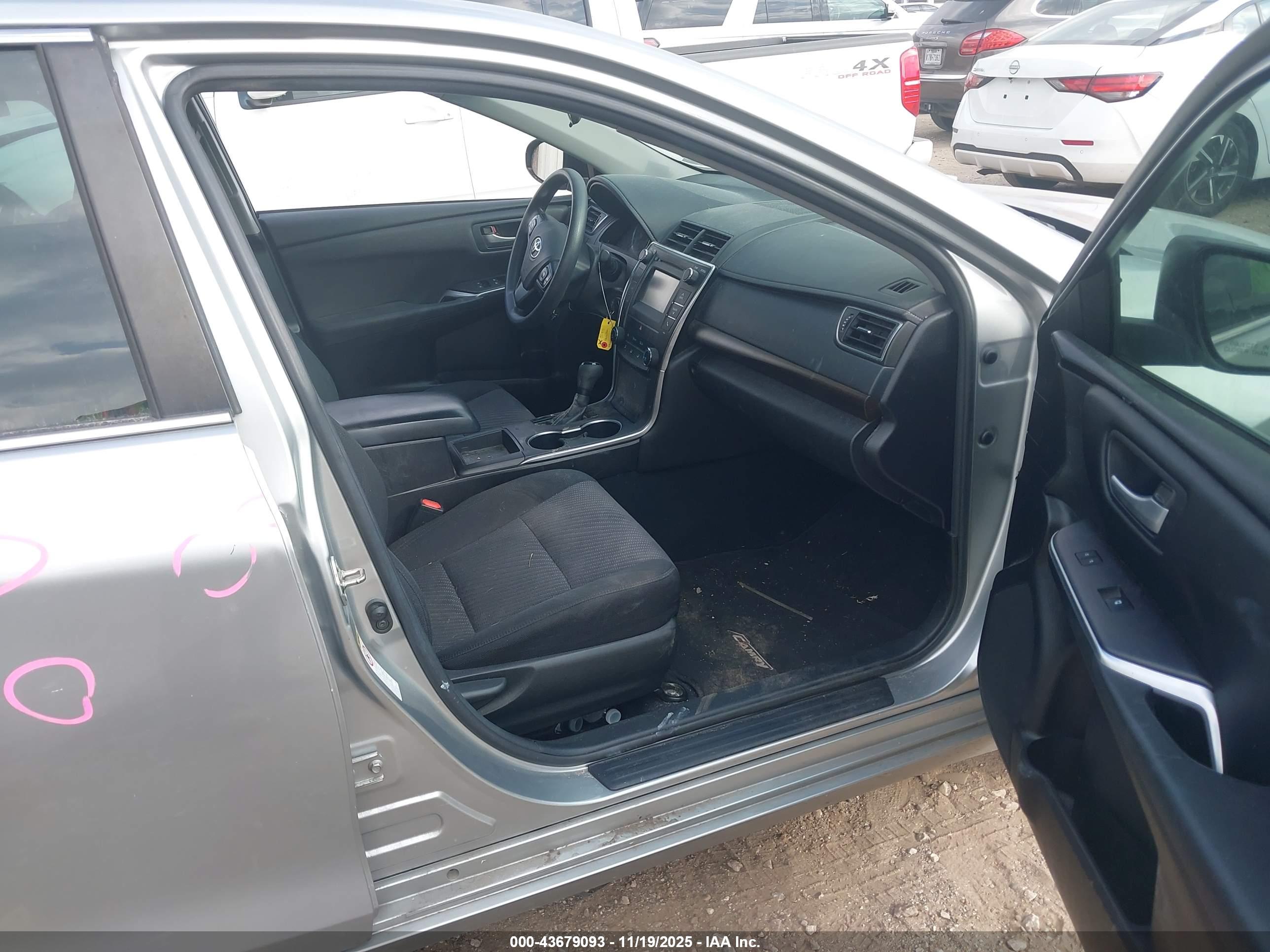 TOYOTA CAMRY image 5
