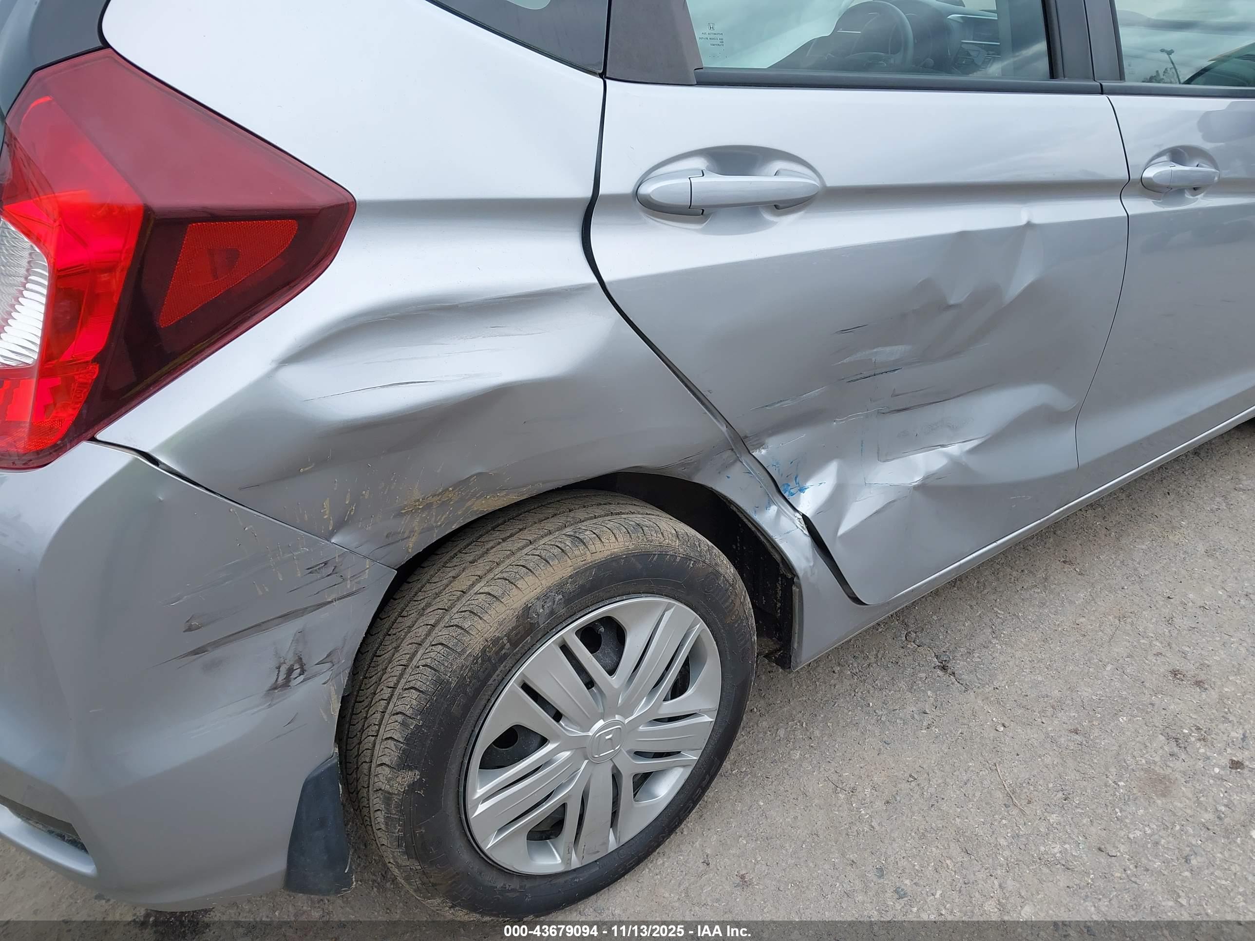 HONDA FIT image 6