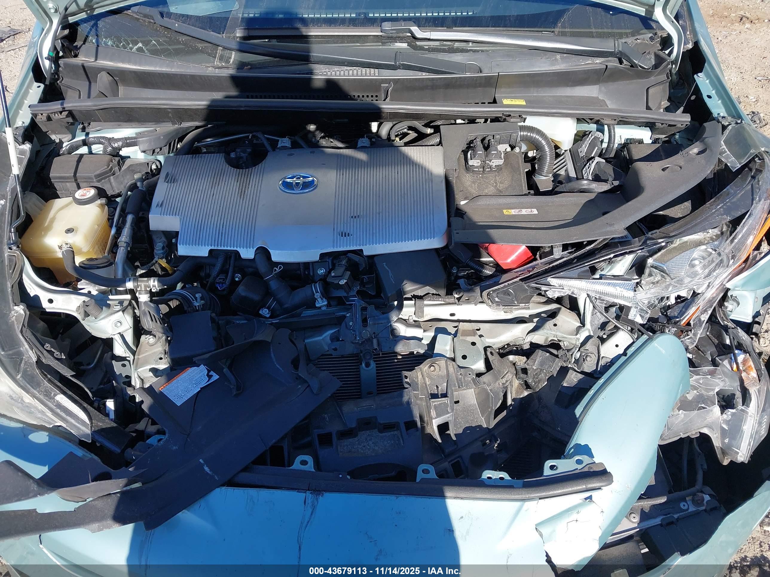 TOYOTA PRIUS image 10