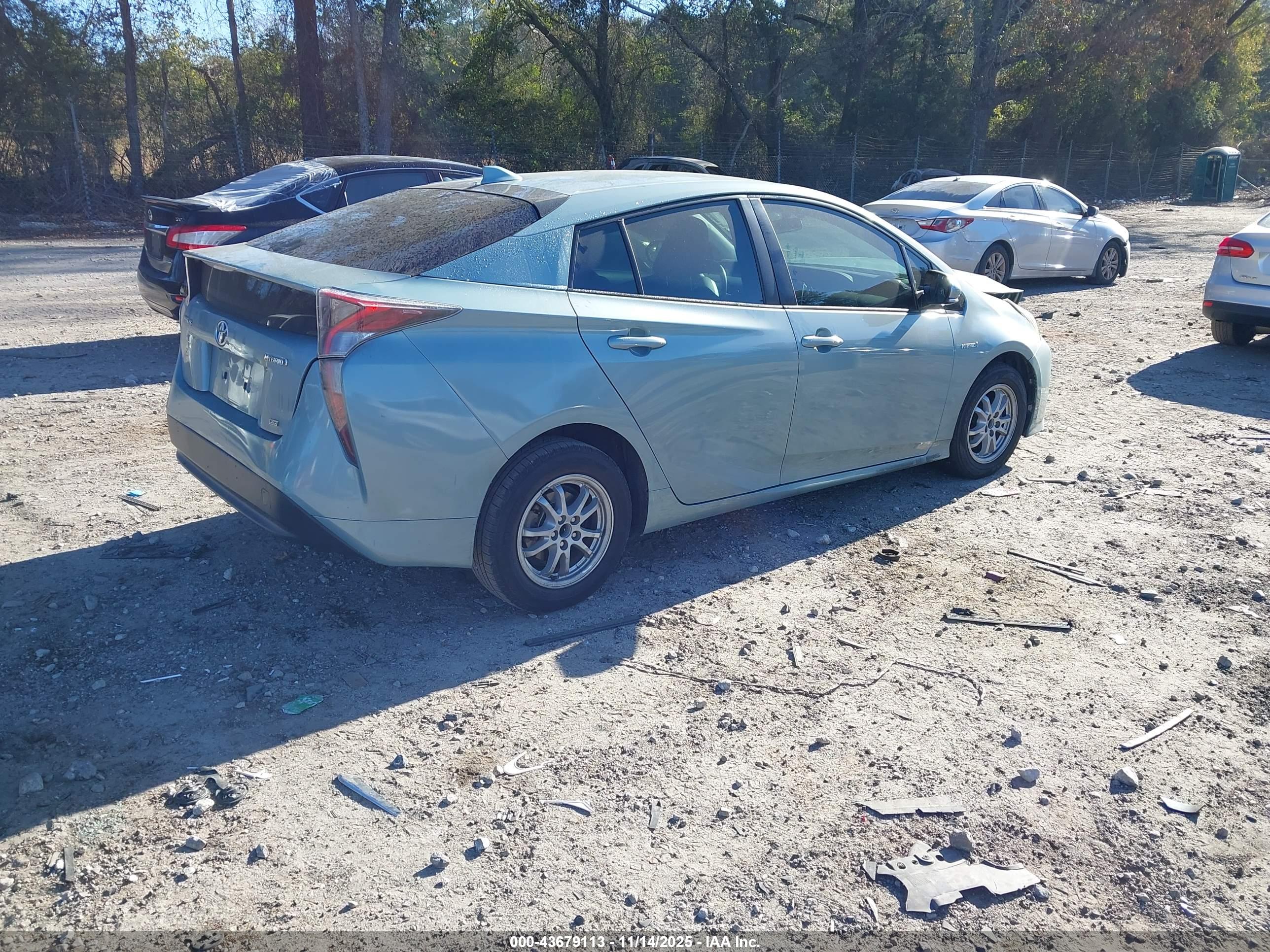 TOYOTA PRIUS image 4
