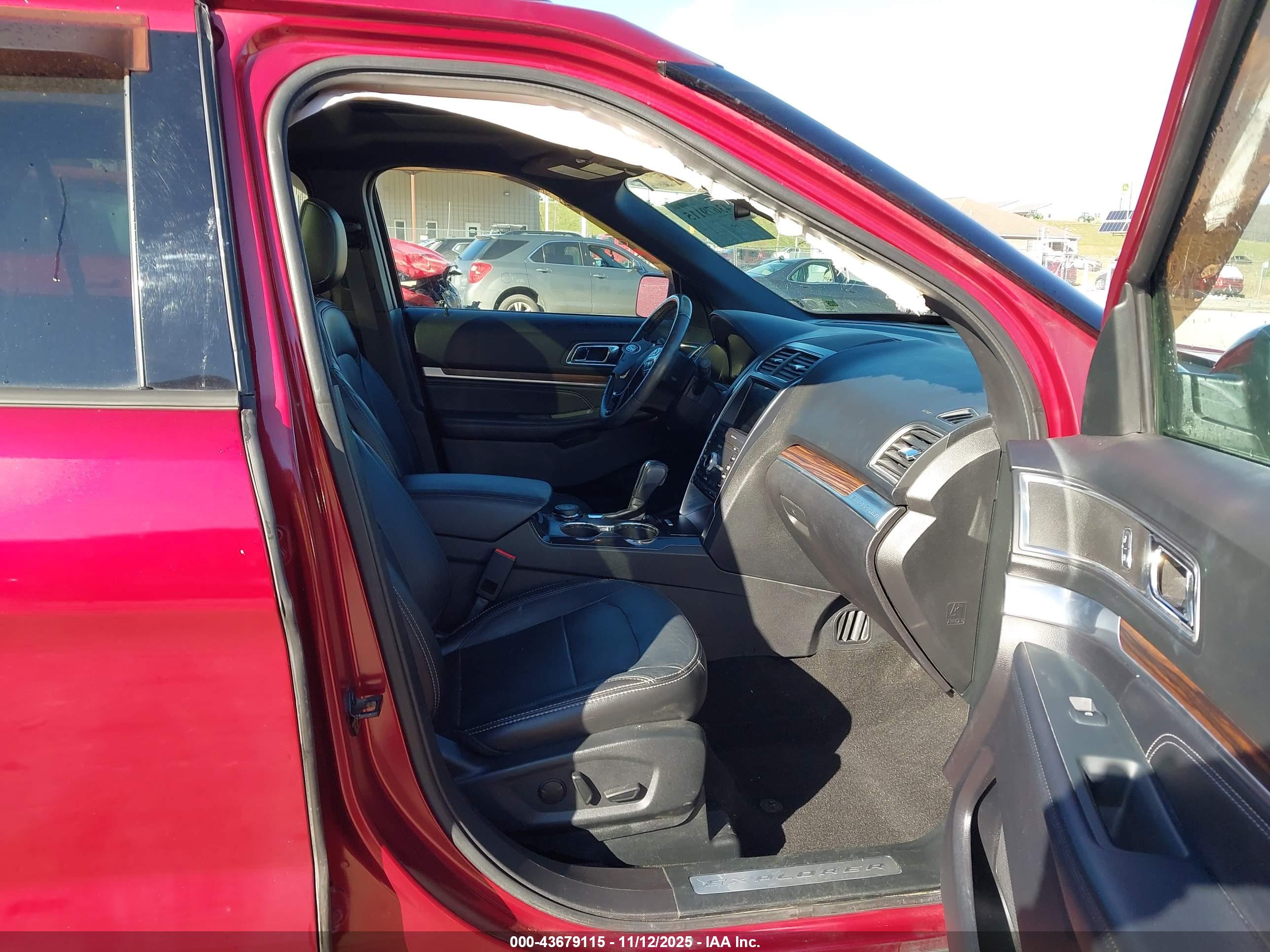 FORD EXPLORER image 5
