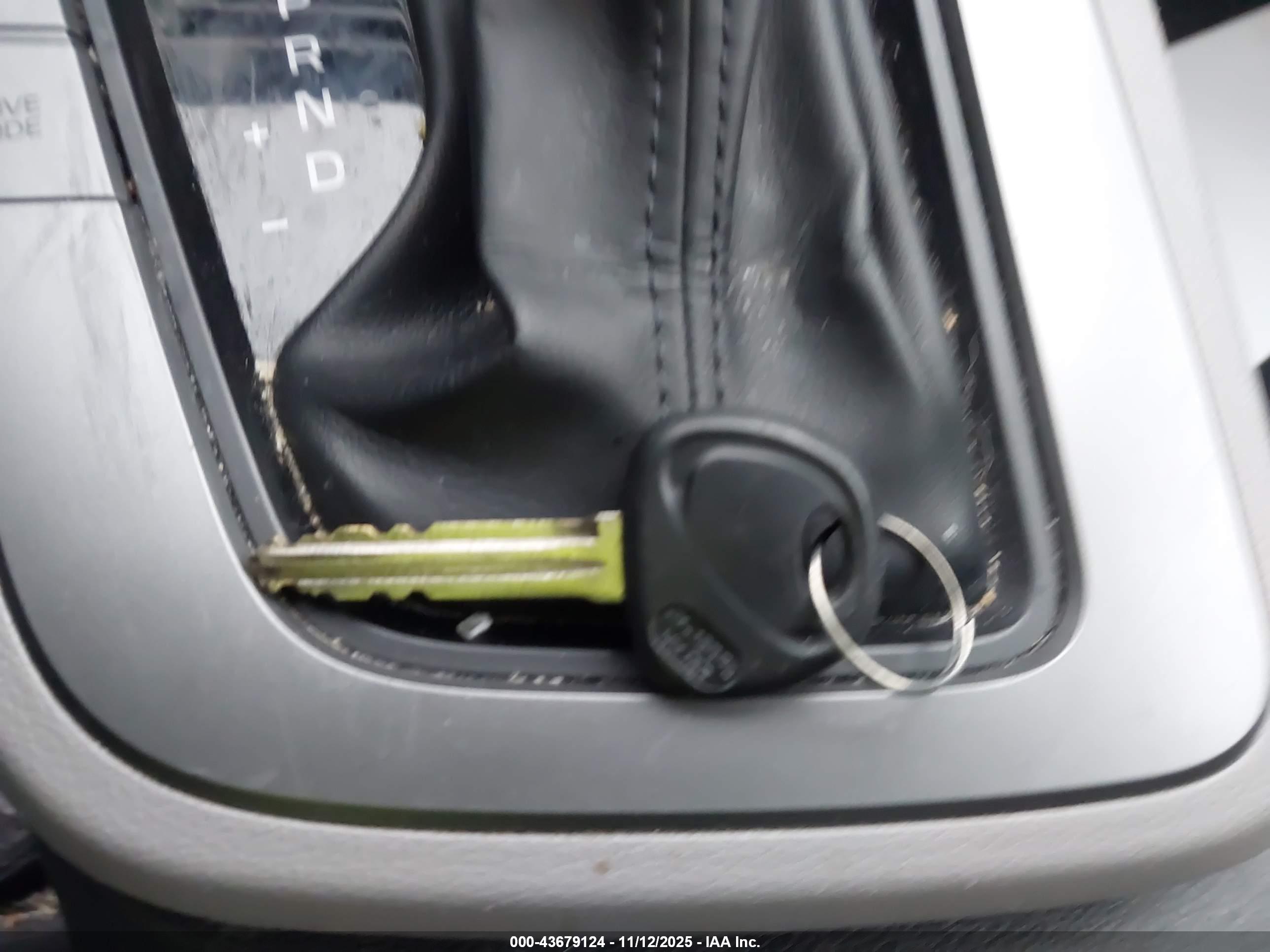 HYUNDAI ELANTRA image 11