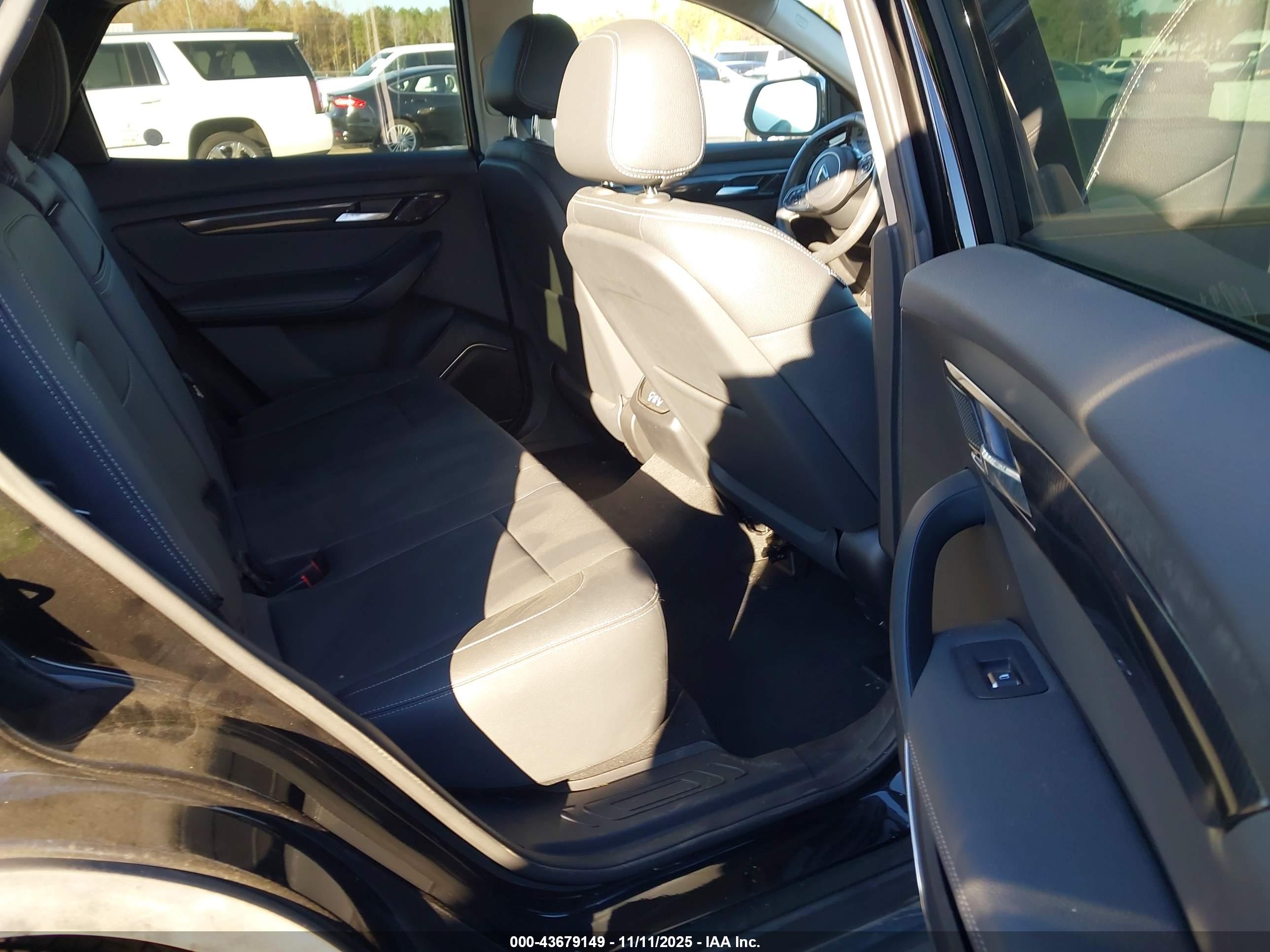 VINFAST VF image 8