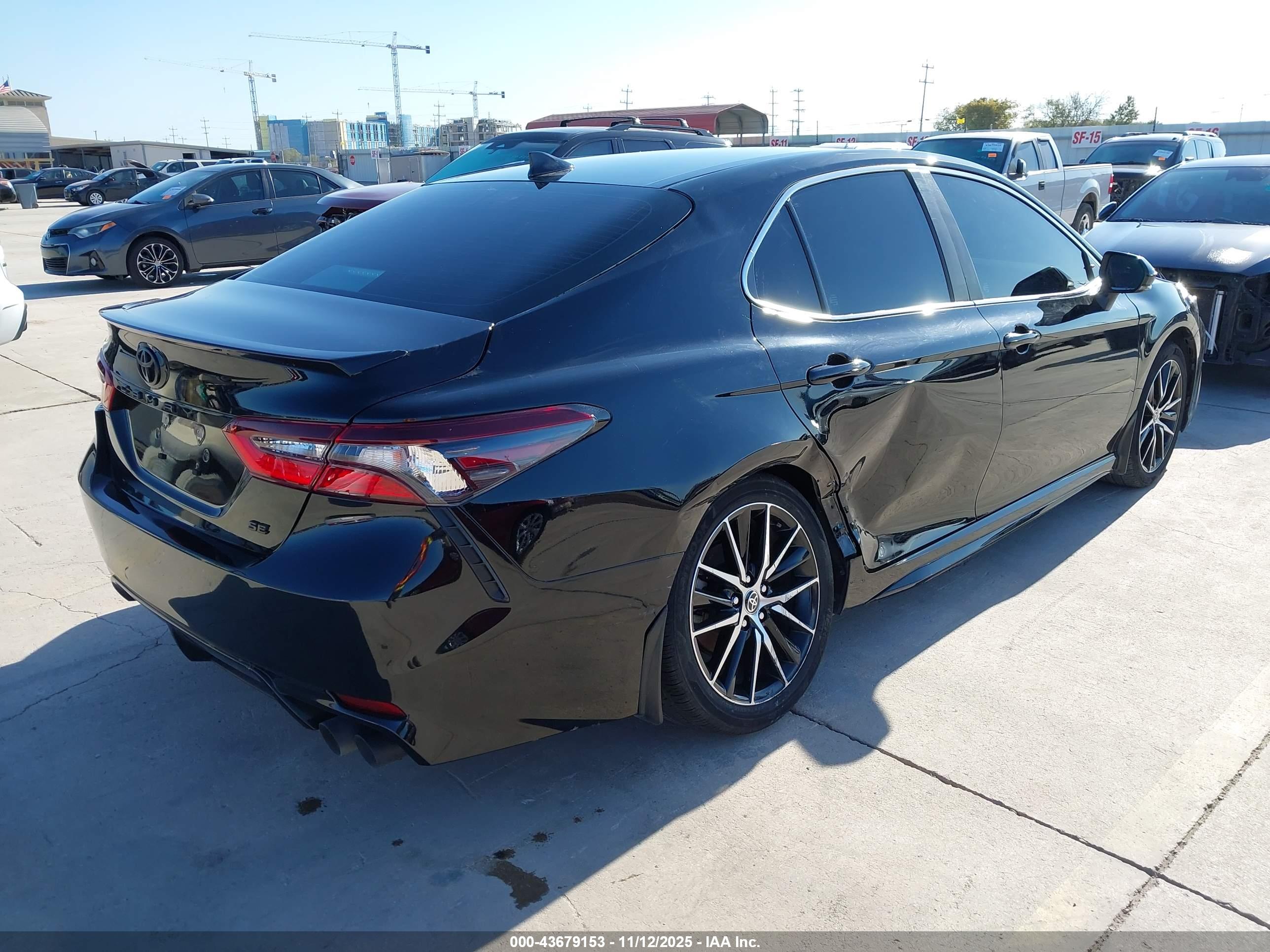 TOYOTA CAMRY image 4