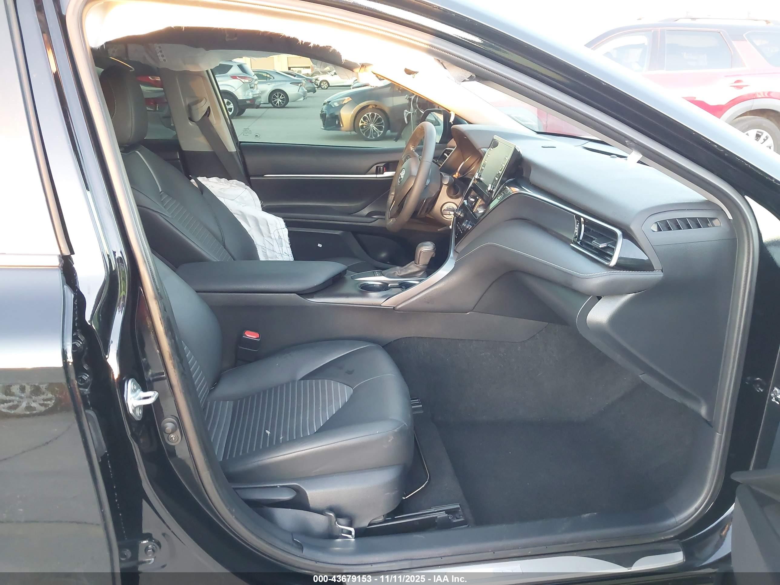TOYOTA CAMRY image 5