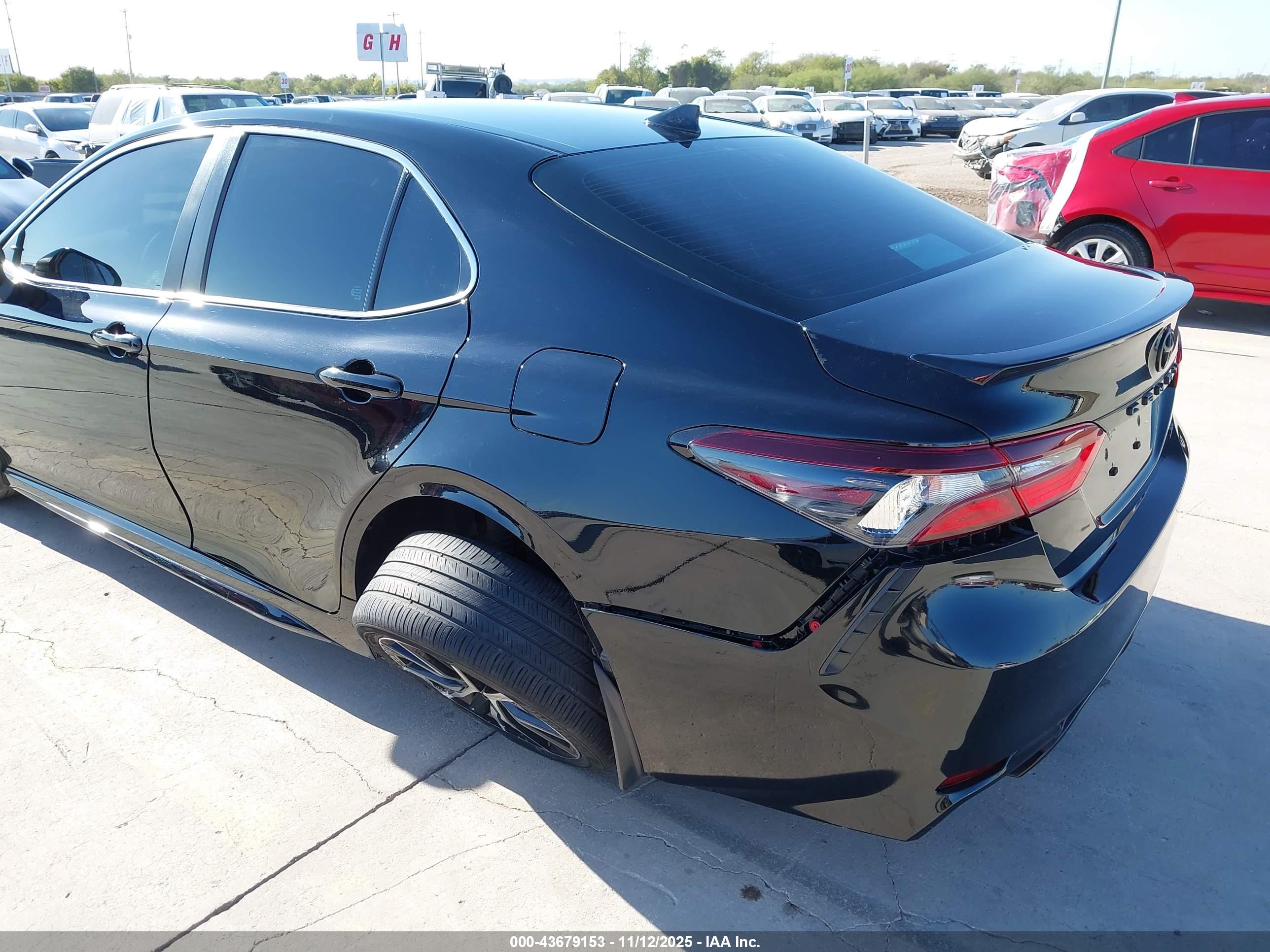 TOYOTA CAMRY image 6