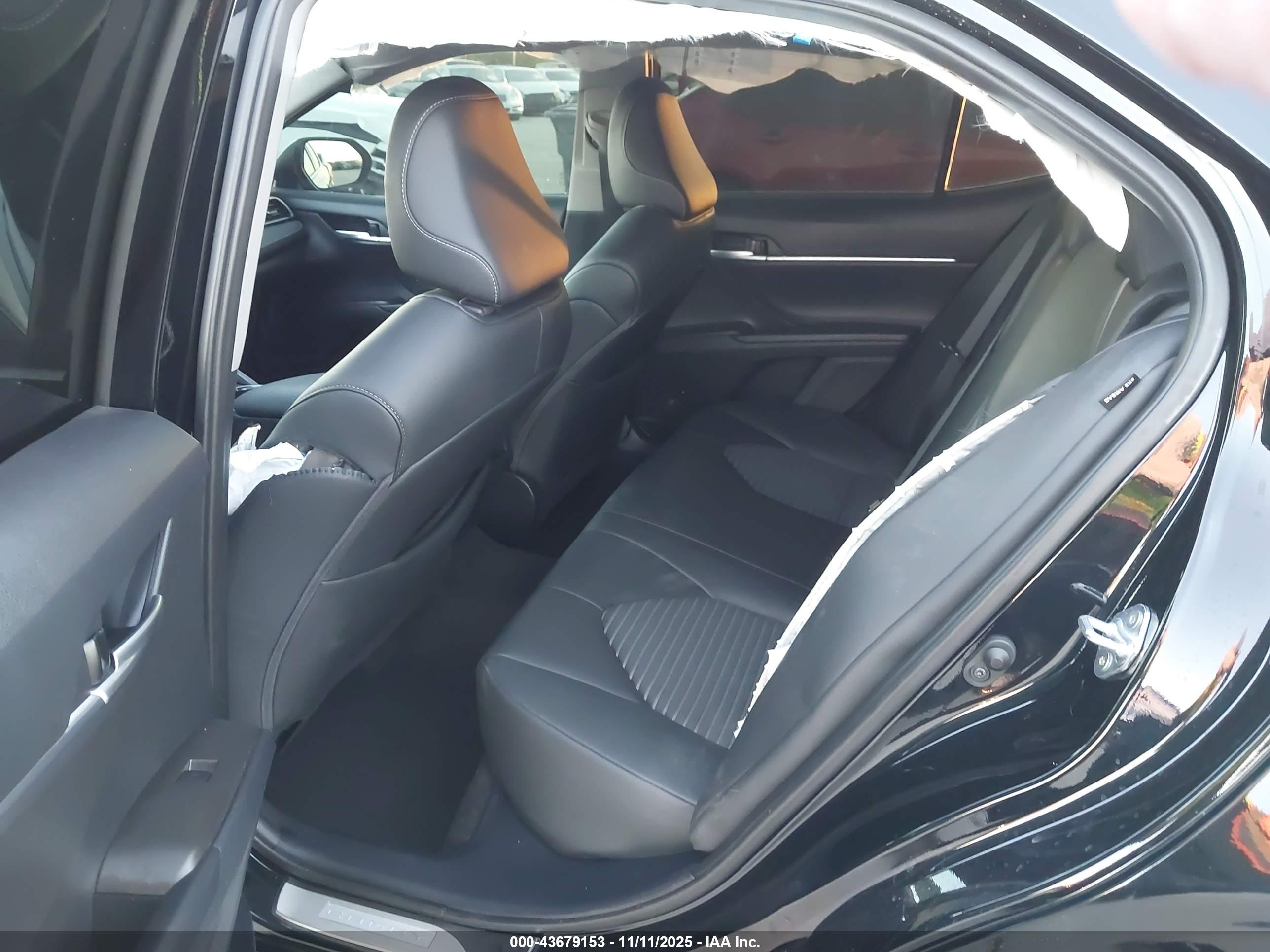 TOYOTA CAMRY image 8