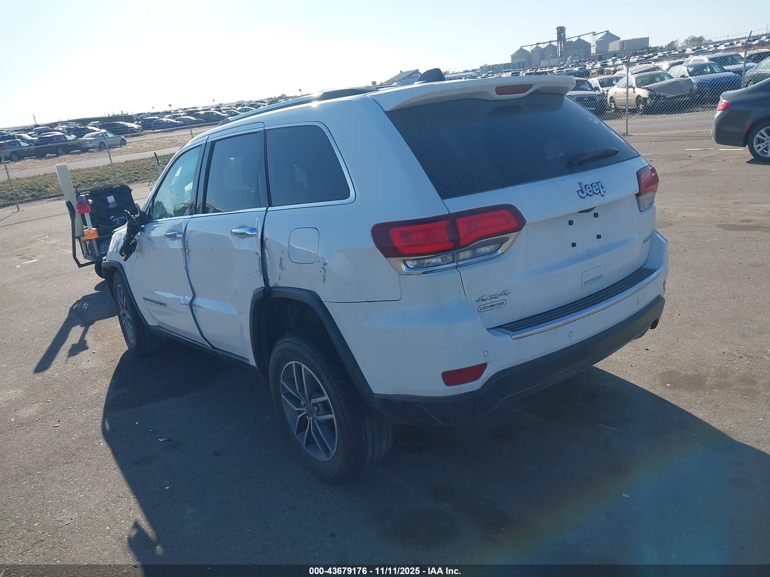 JEEP GRAND image 3