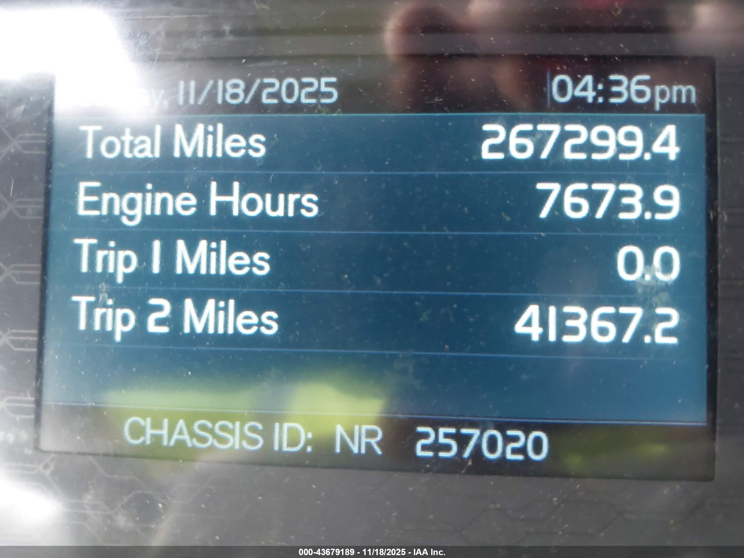 VOLVO VNR image 6
