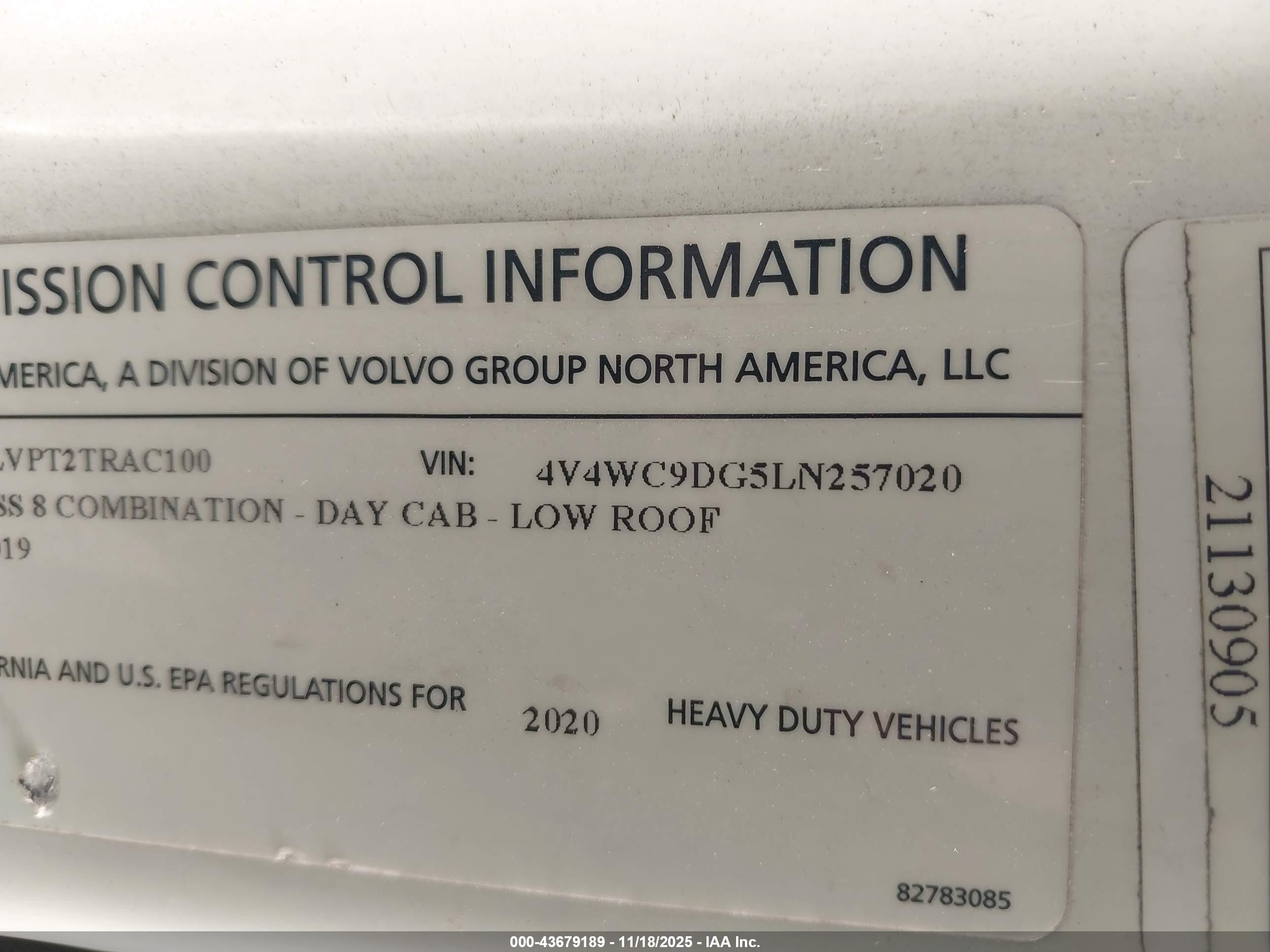 VOLVO VNR image 9