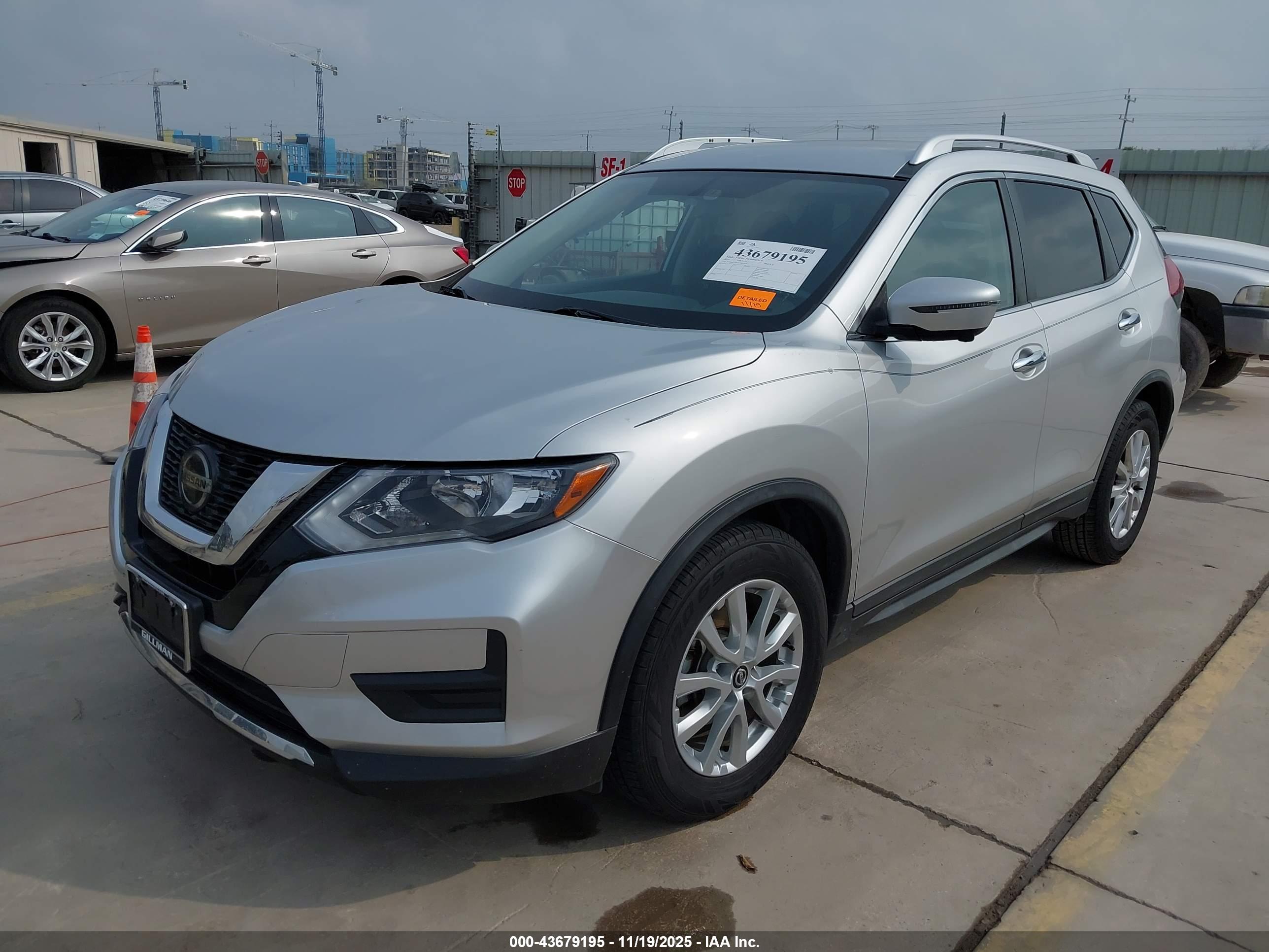 NISSAN ROGUE image 2