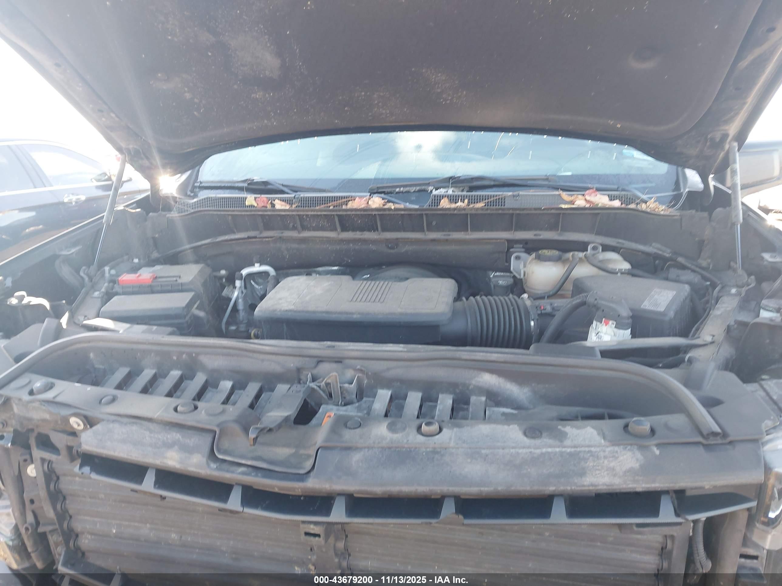 CHEVROLET SILVERADO image 10