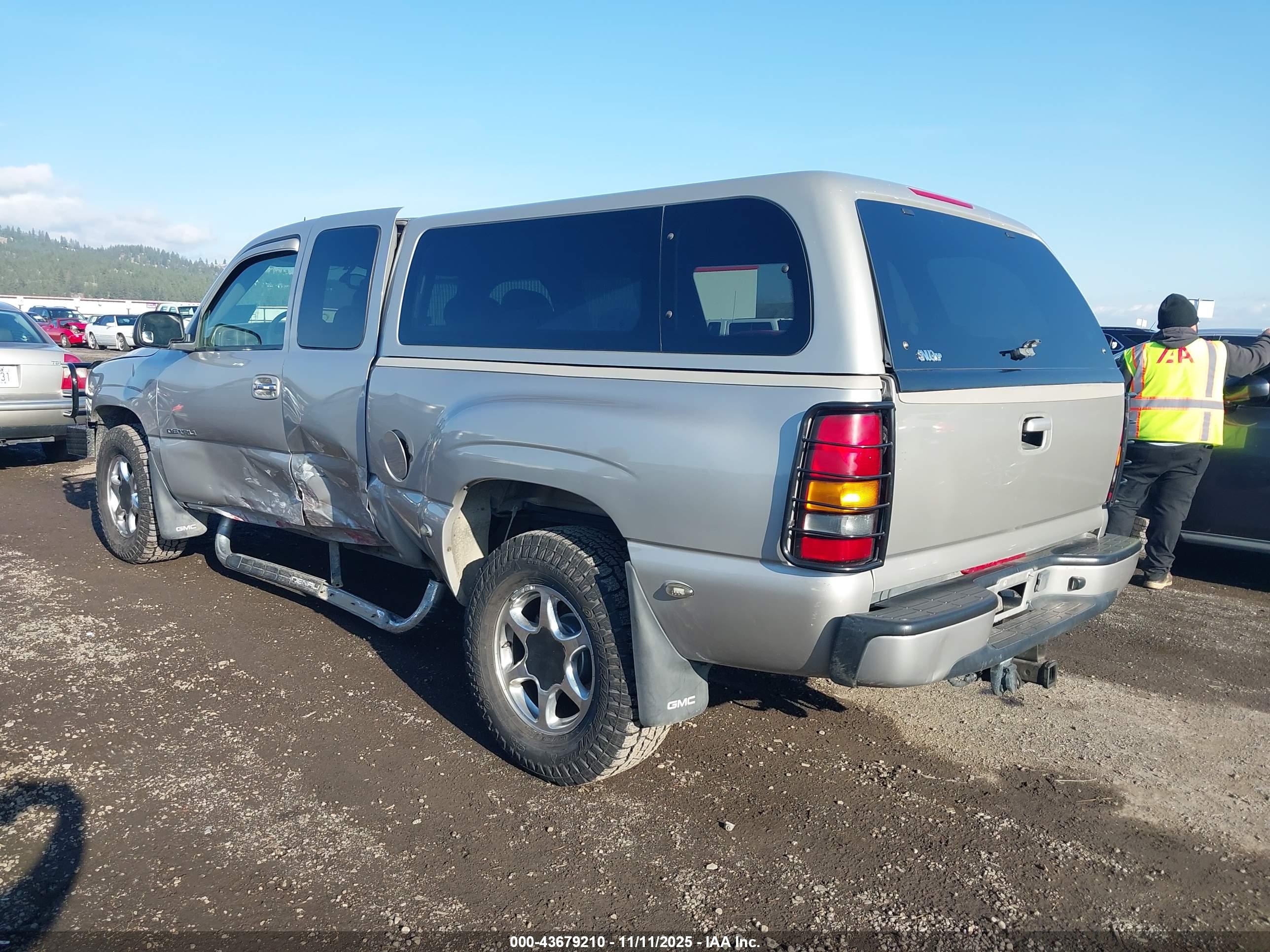GMC SIERRA image 3