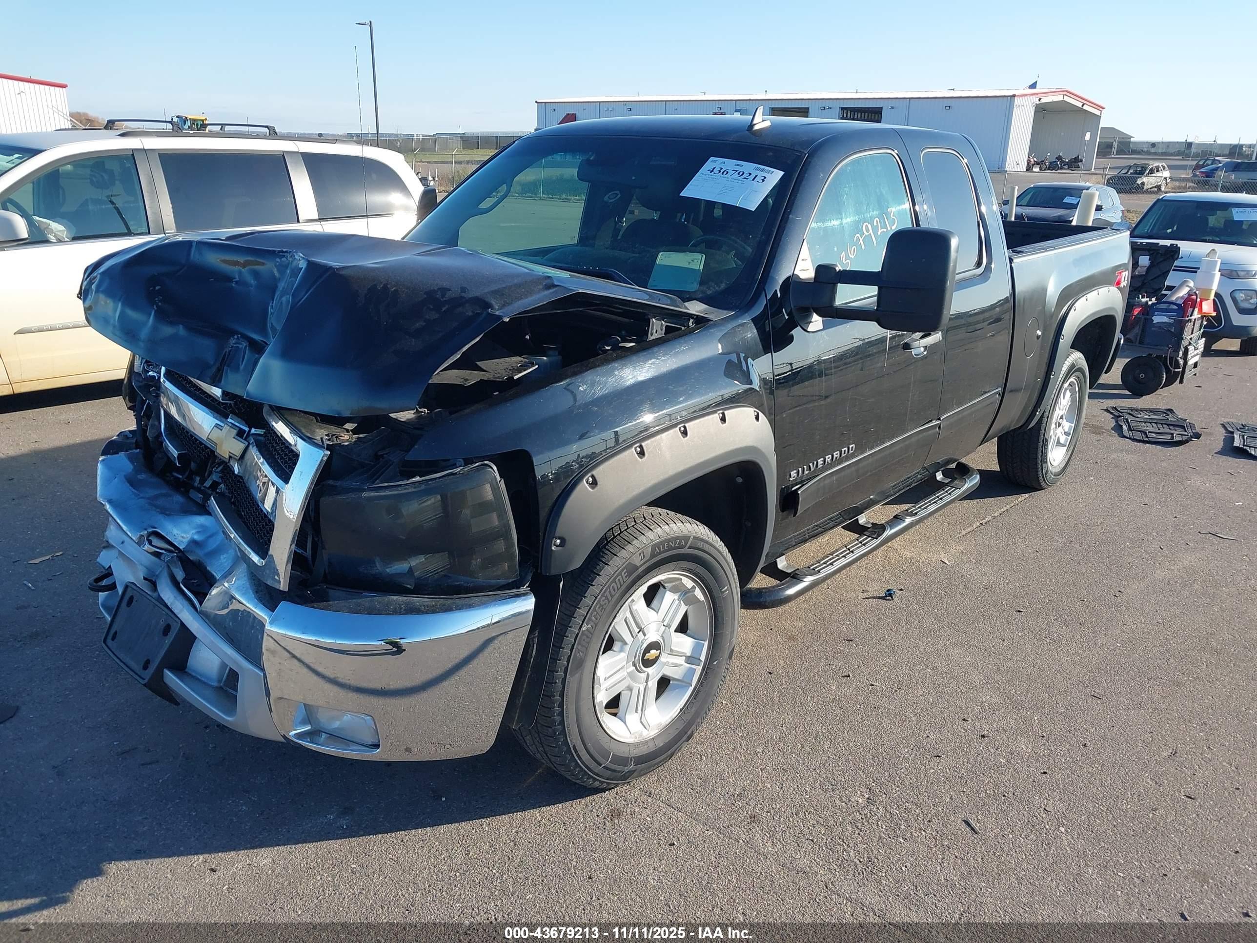CHEVROLET SILVERADO image 2