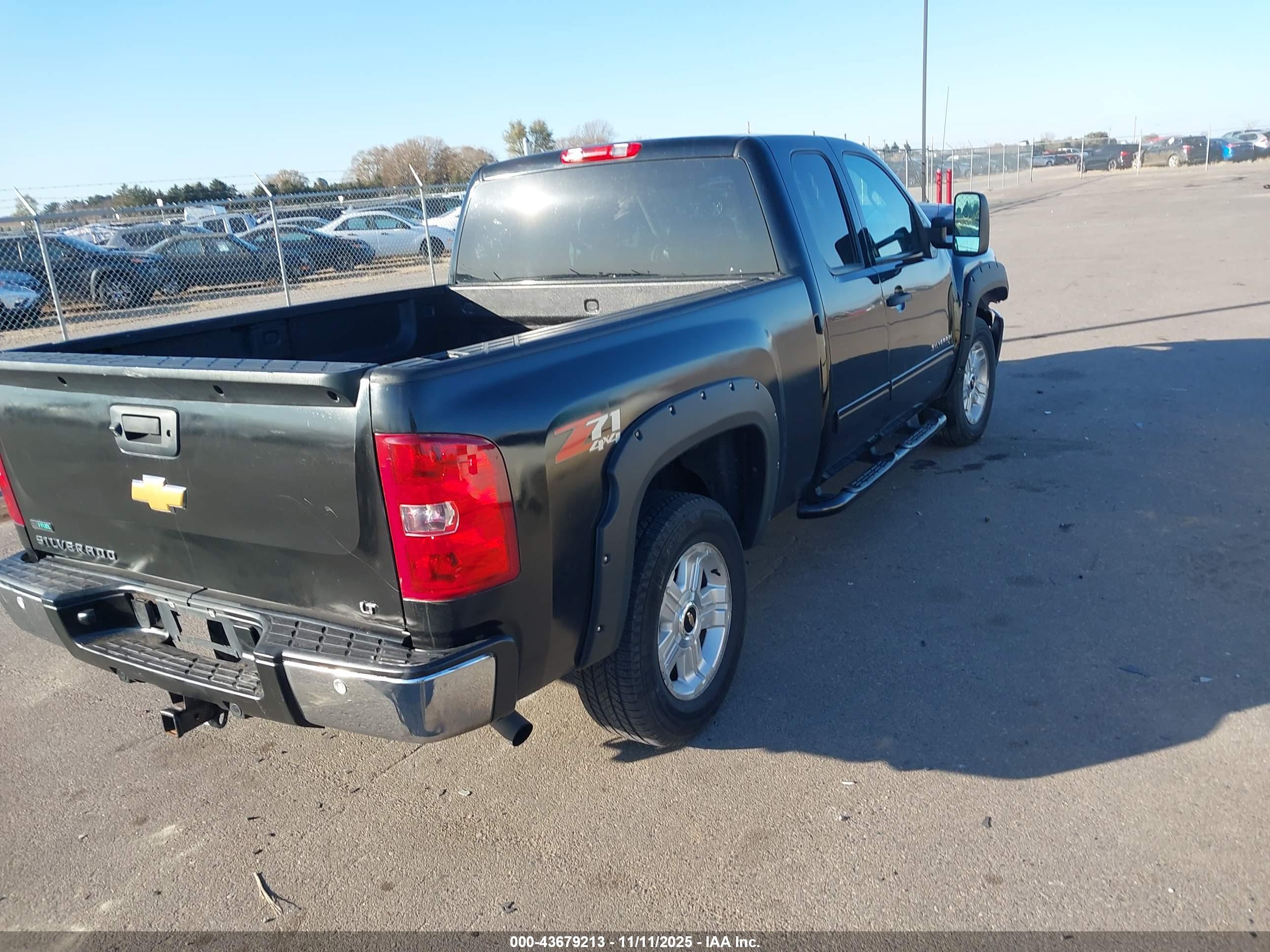 CHEVROLET SILVERADO image 4