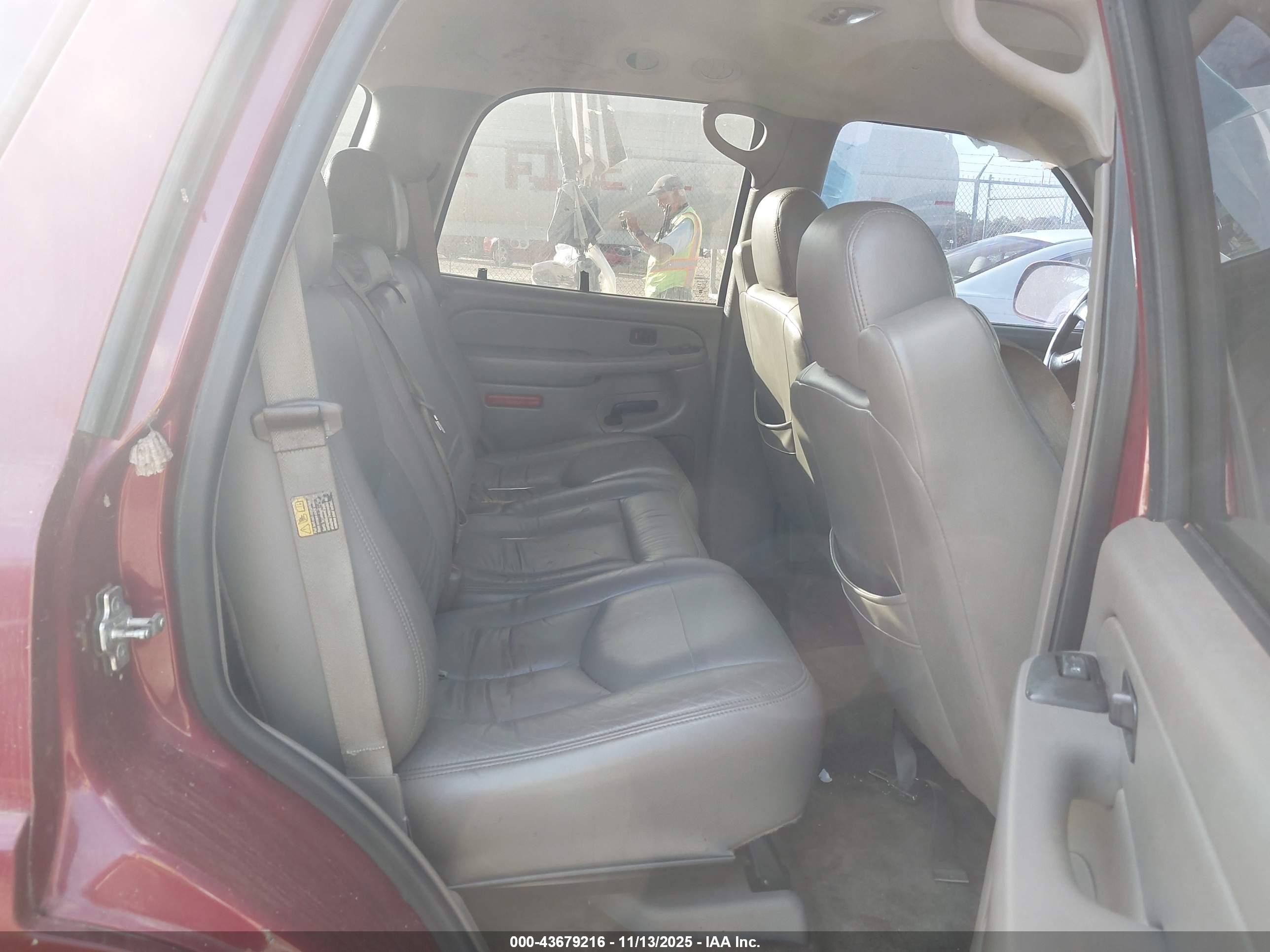 CHEVROLET TAHOE image 8