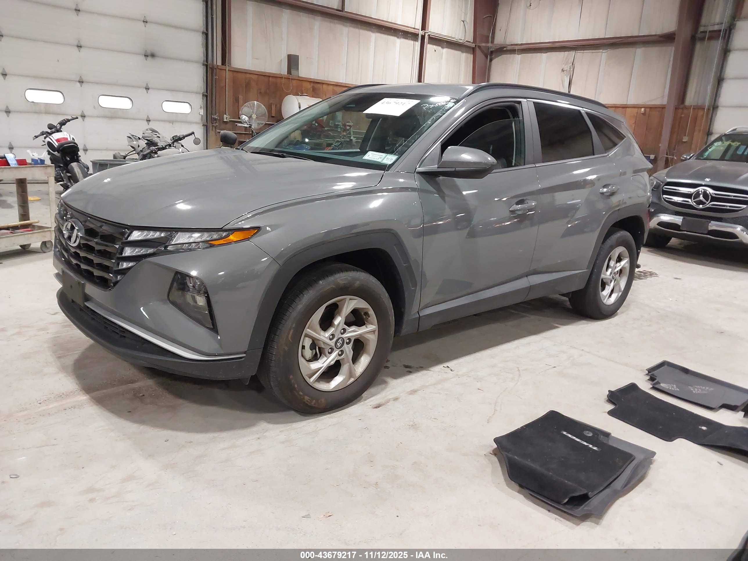 HYUNDAI TUCSON image 2