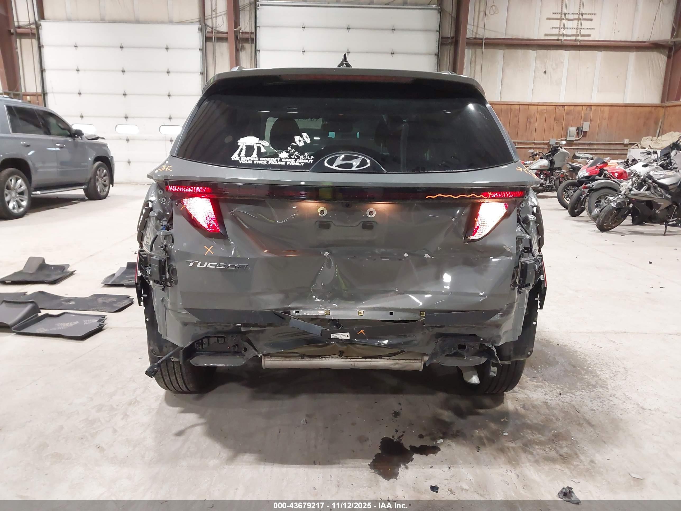 HYUNDAI TUCSON image 6