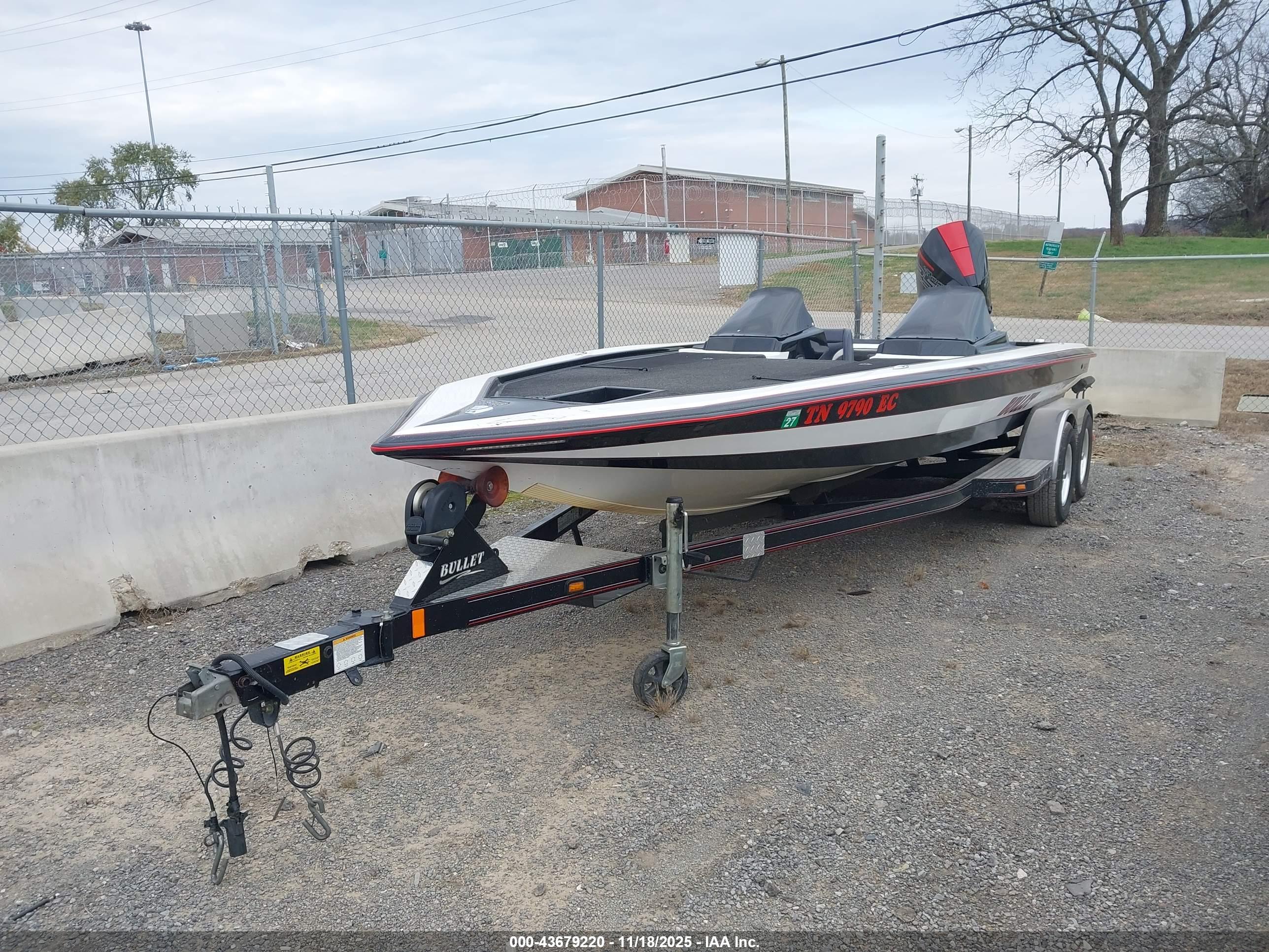 BULLET BASSBOAT image 2