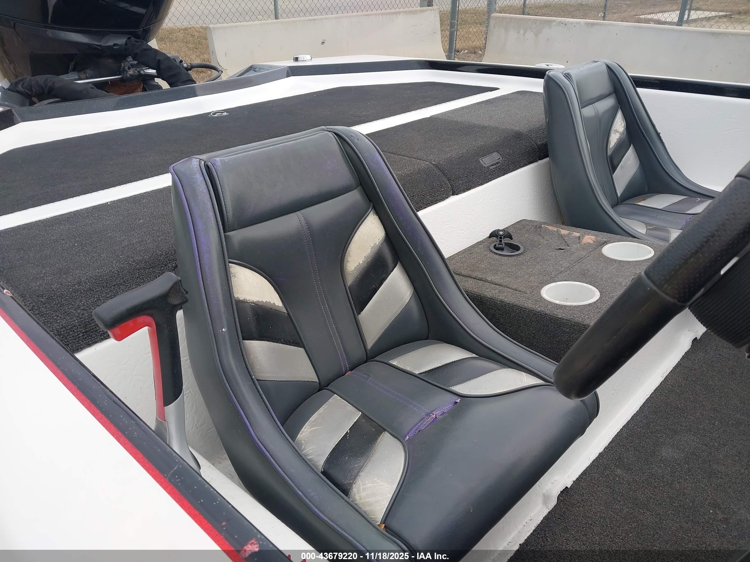 BULLET BASSBOAT image 8
