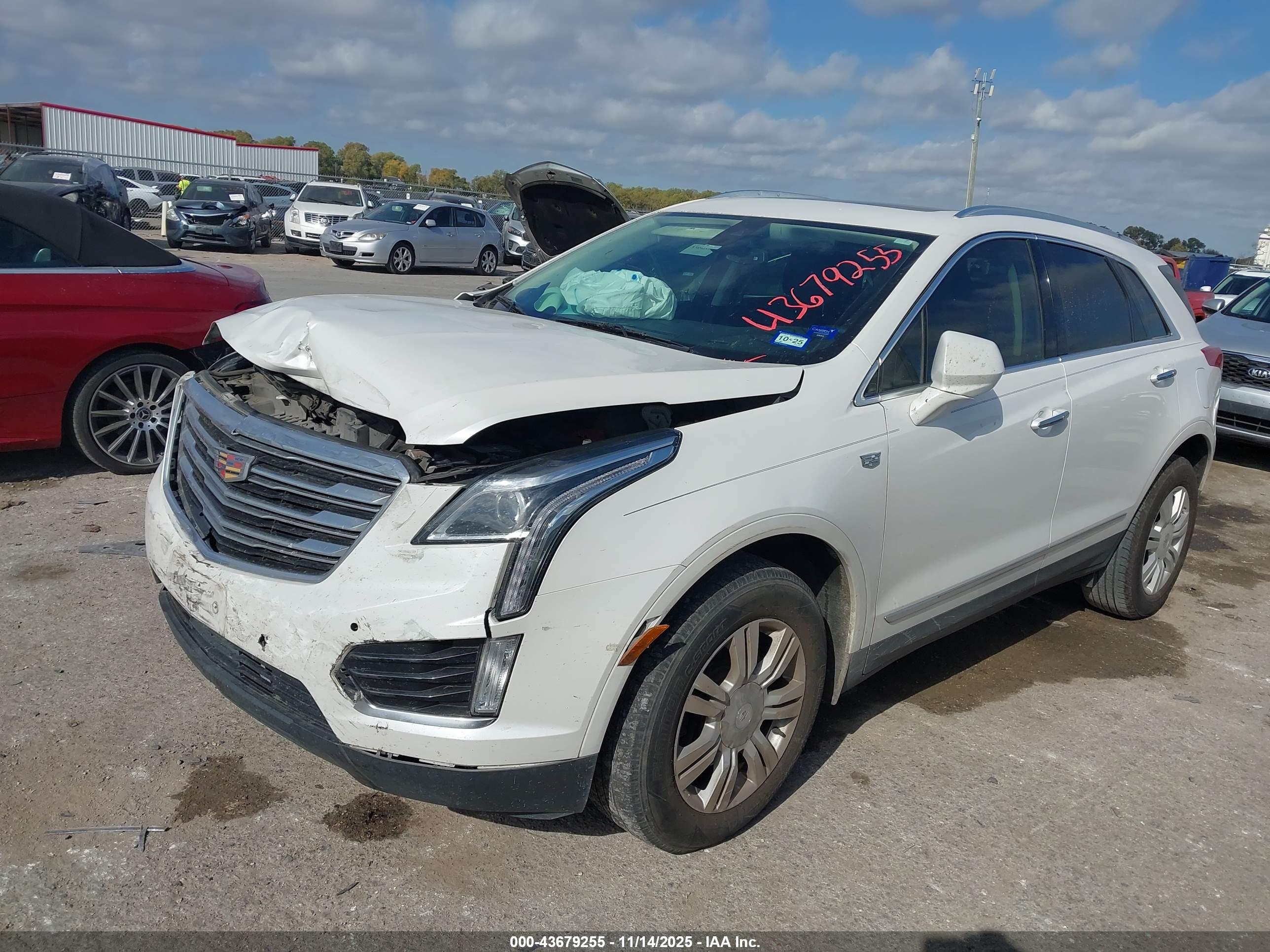 CADILLAC XT5 image 2