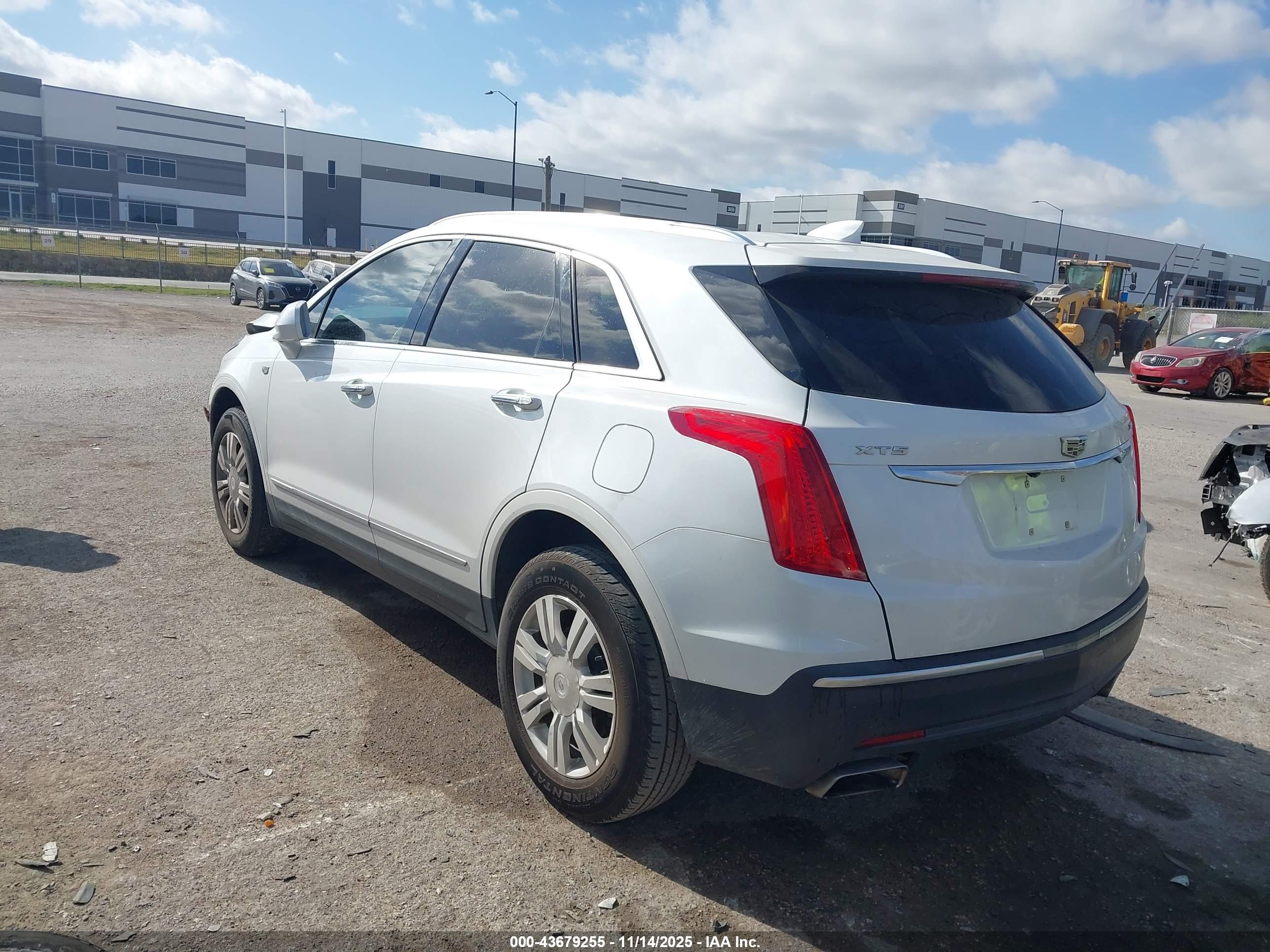 CADILLAC XT5 image 3