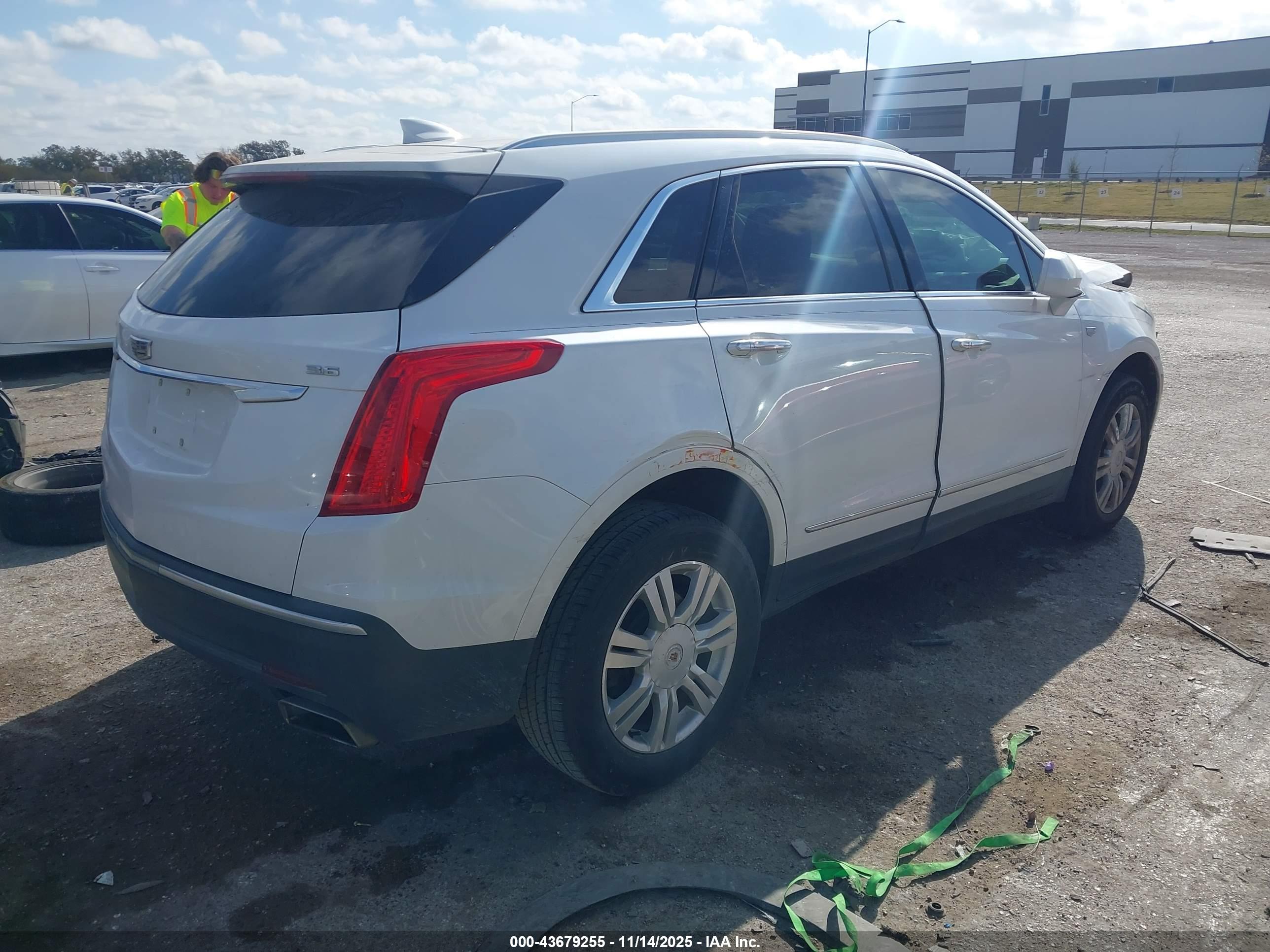 CADILLAC XT5 image 4
