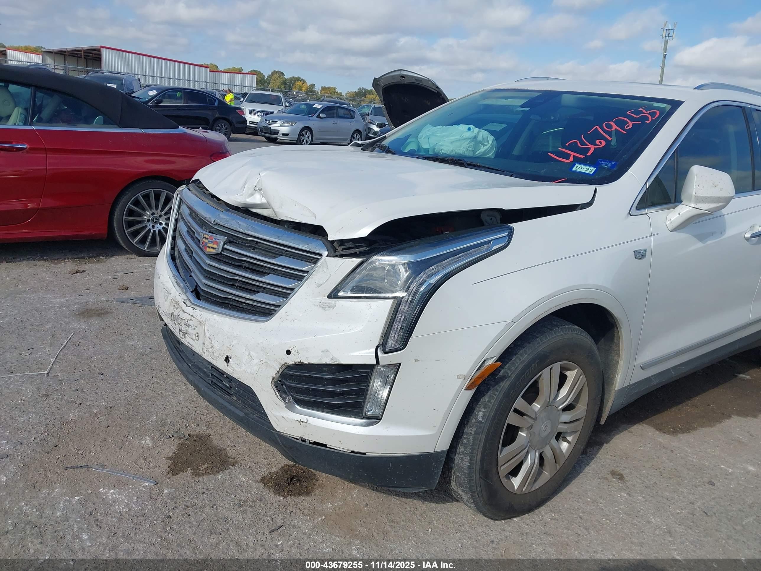 CADILLAC XT5 image 6