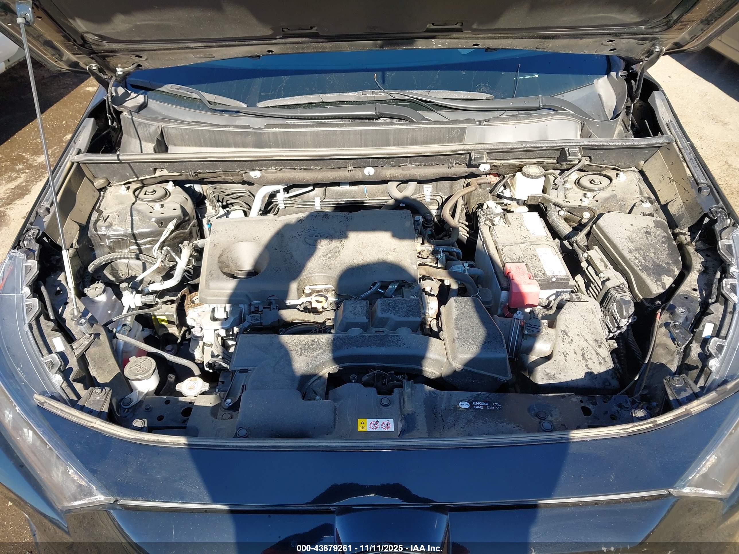 TOYOTA RAV4 image 10