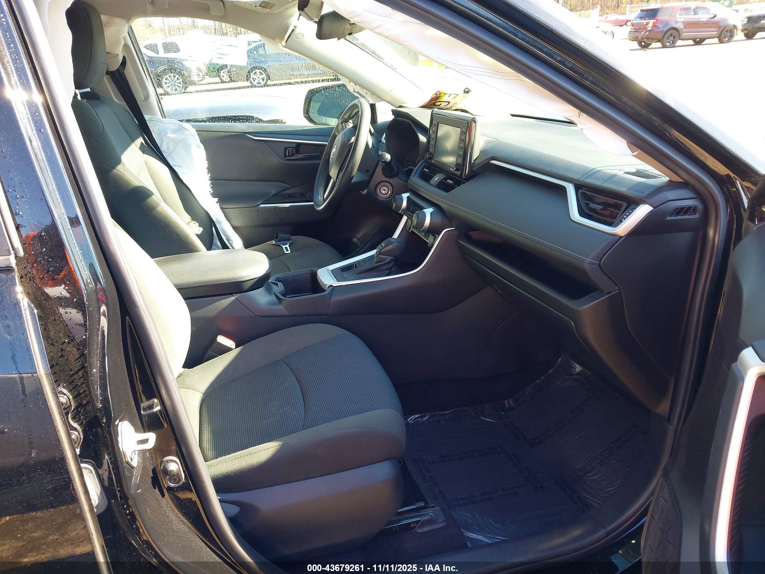 TOYOTA RAV4 image 5