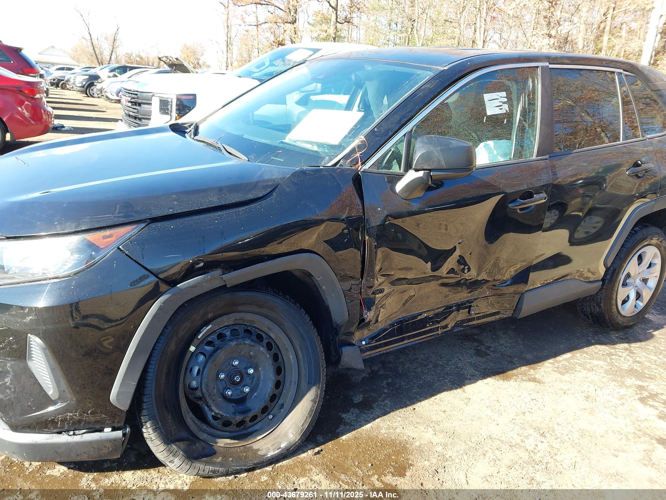 TOYOTA RAV4 image 6