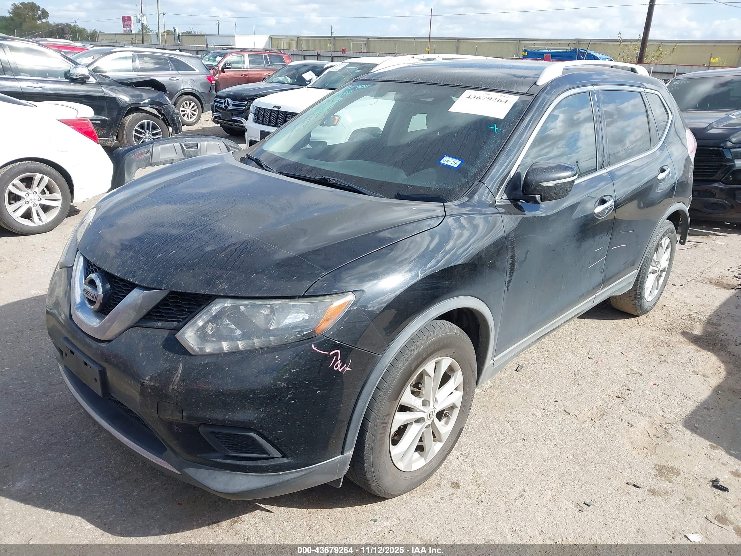 NISSAN ROGUE image 2