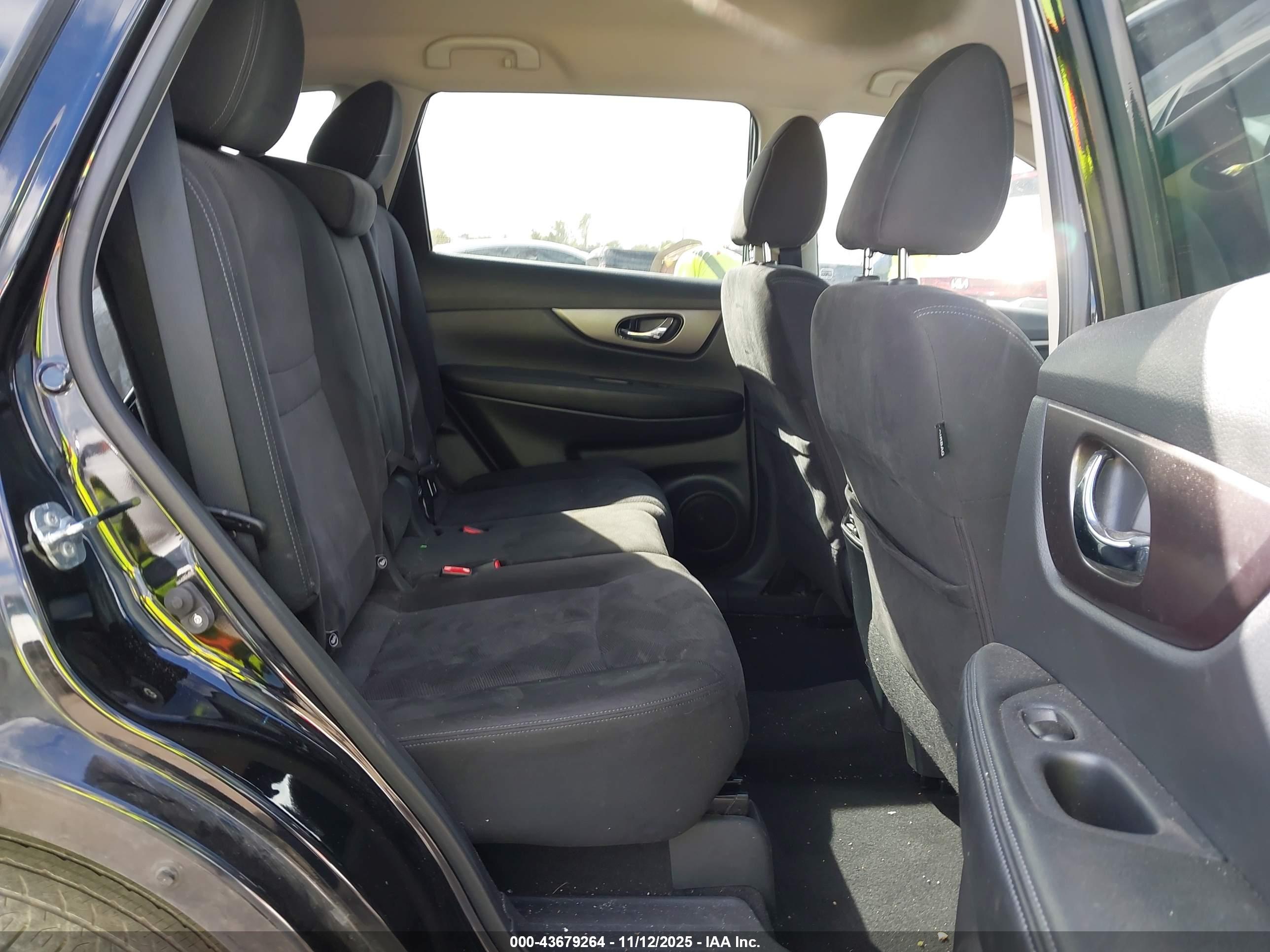 NISSAN ROGUE image 8
