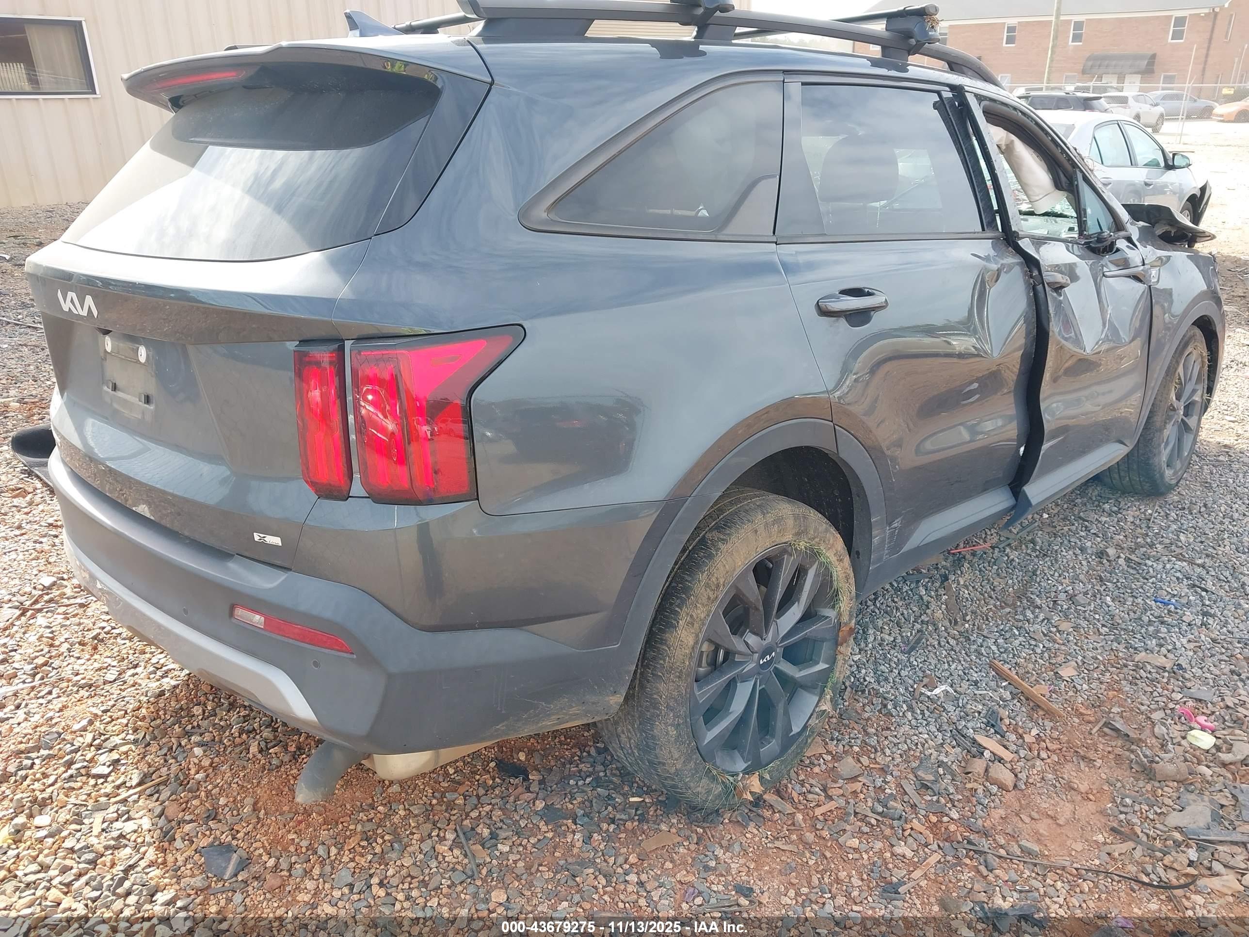 KIA SORENTO image 4