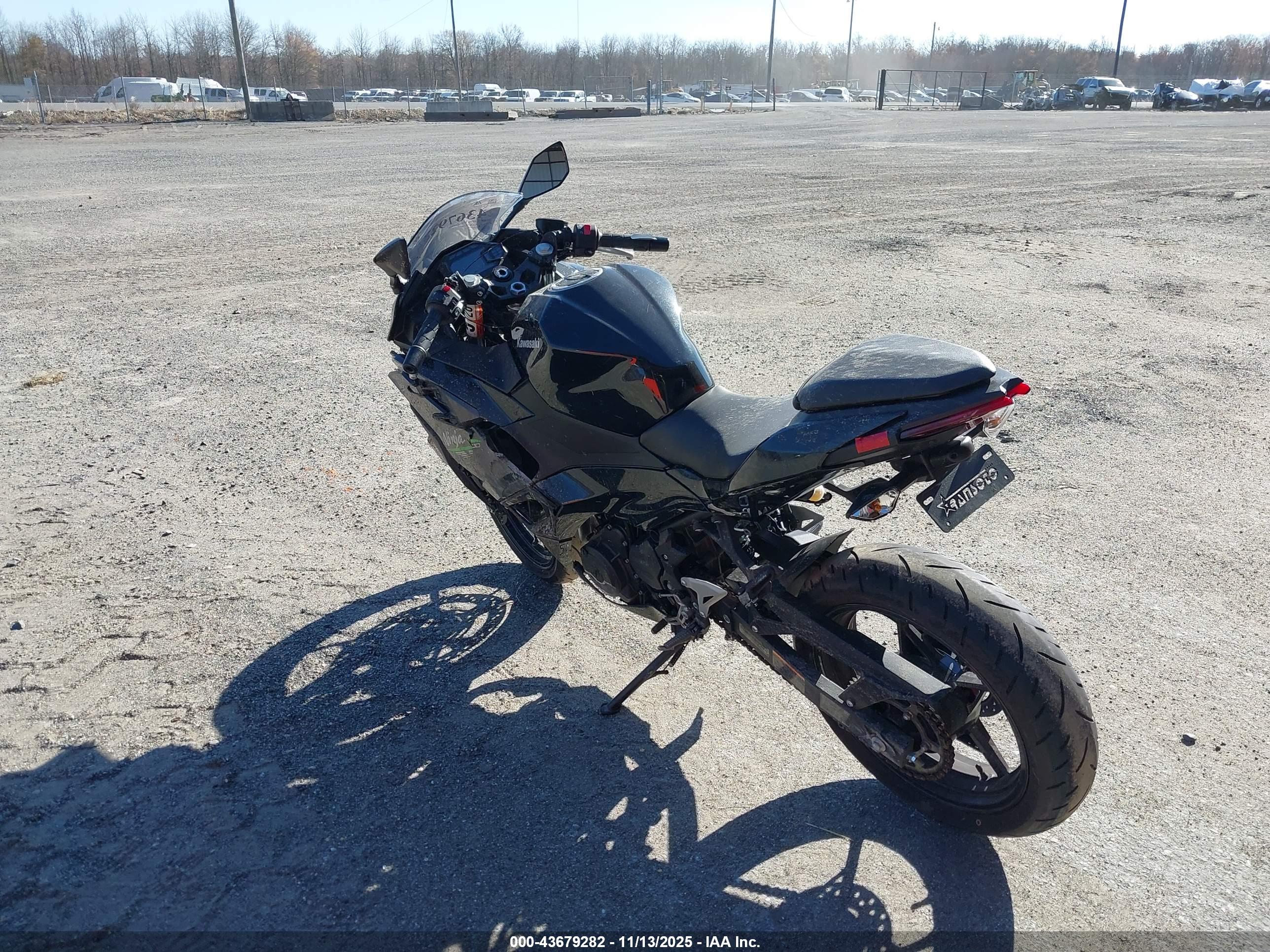 KAWASAKI EX500 image 3