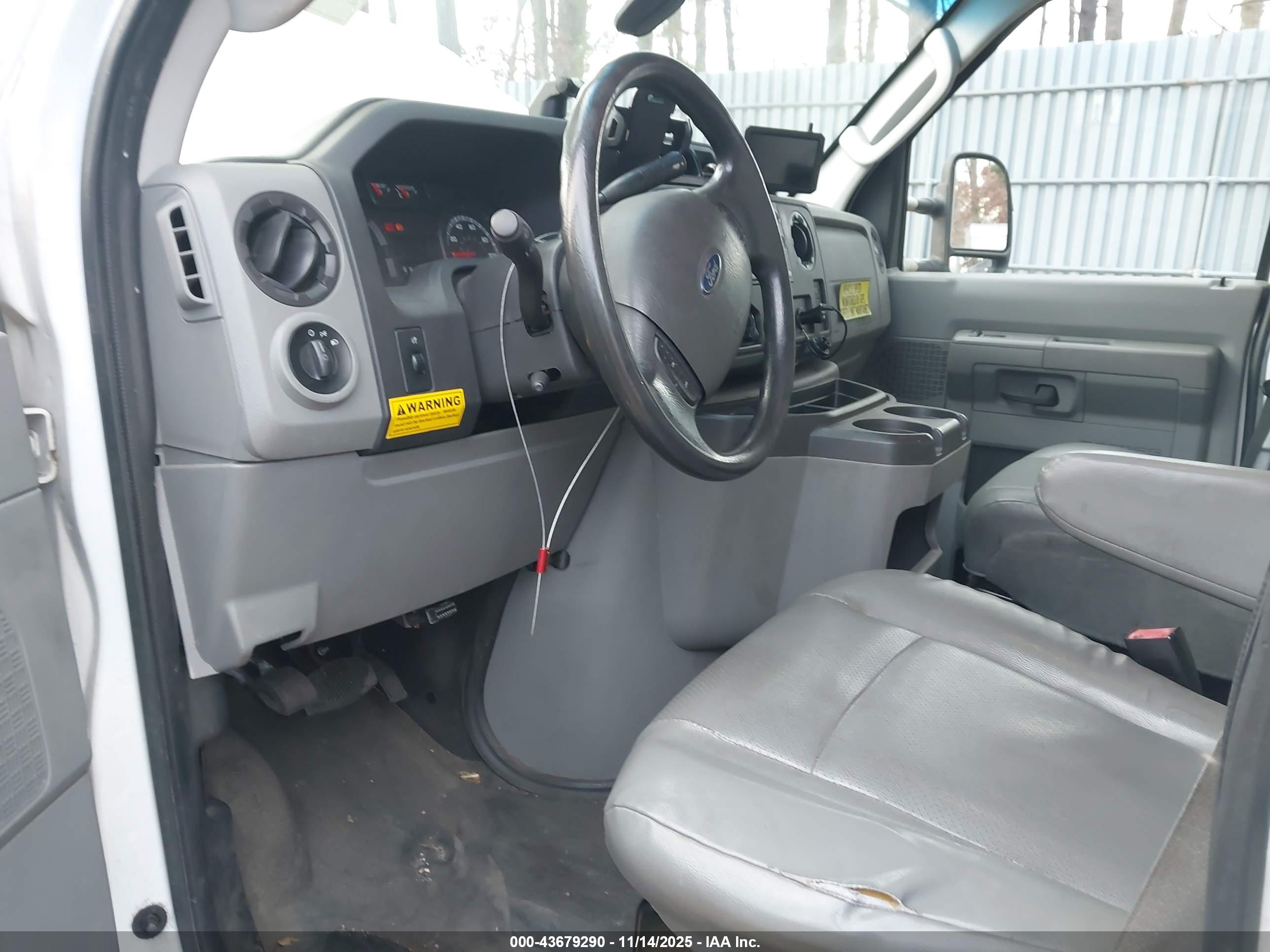 FORD ECONOLINE image 8