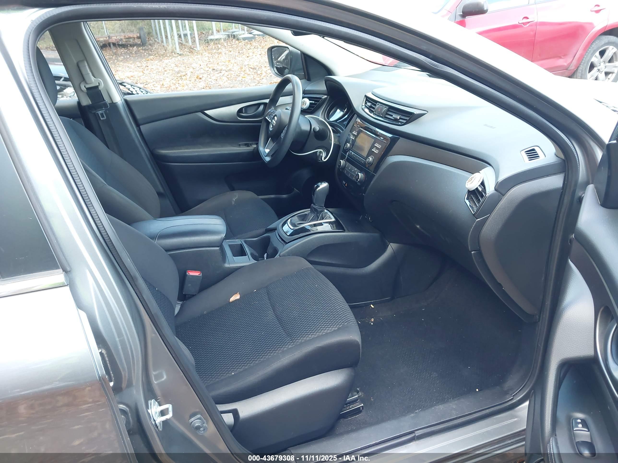 NISSAN ROGUE image 5