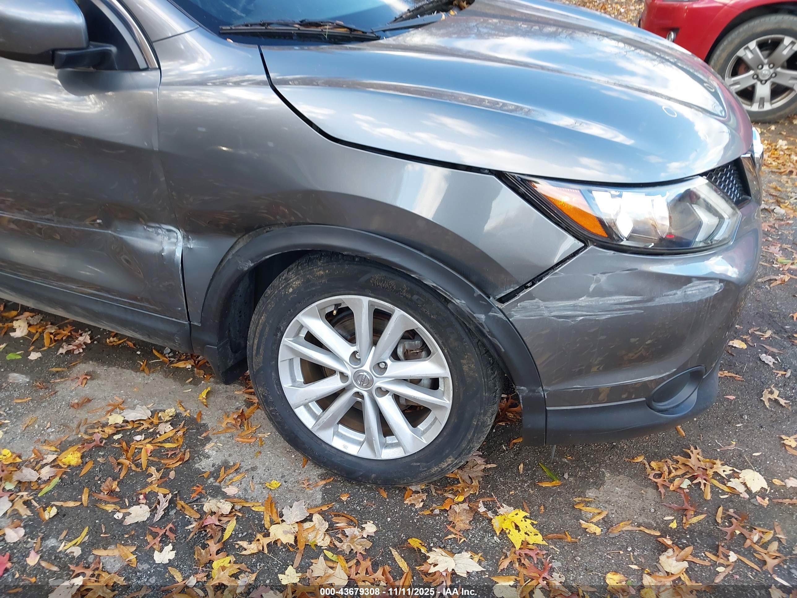 NISSAN ROGUE image 6
