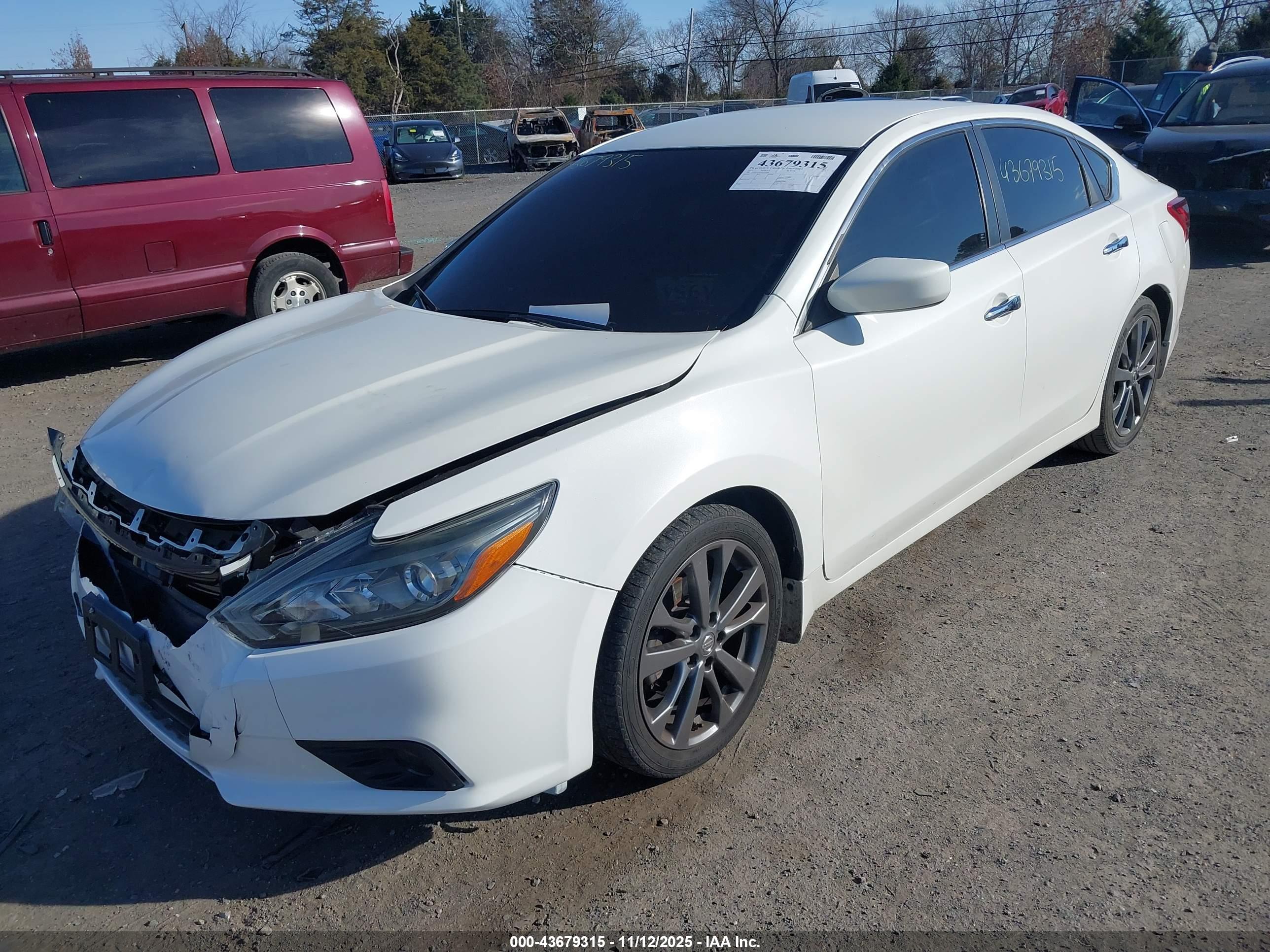 NISSAN ALTIMA image 2