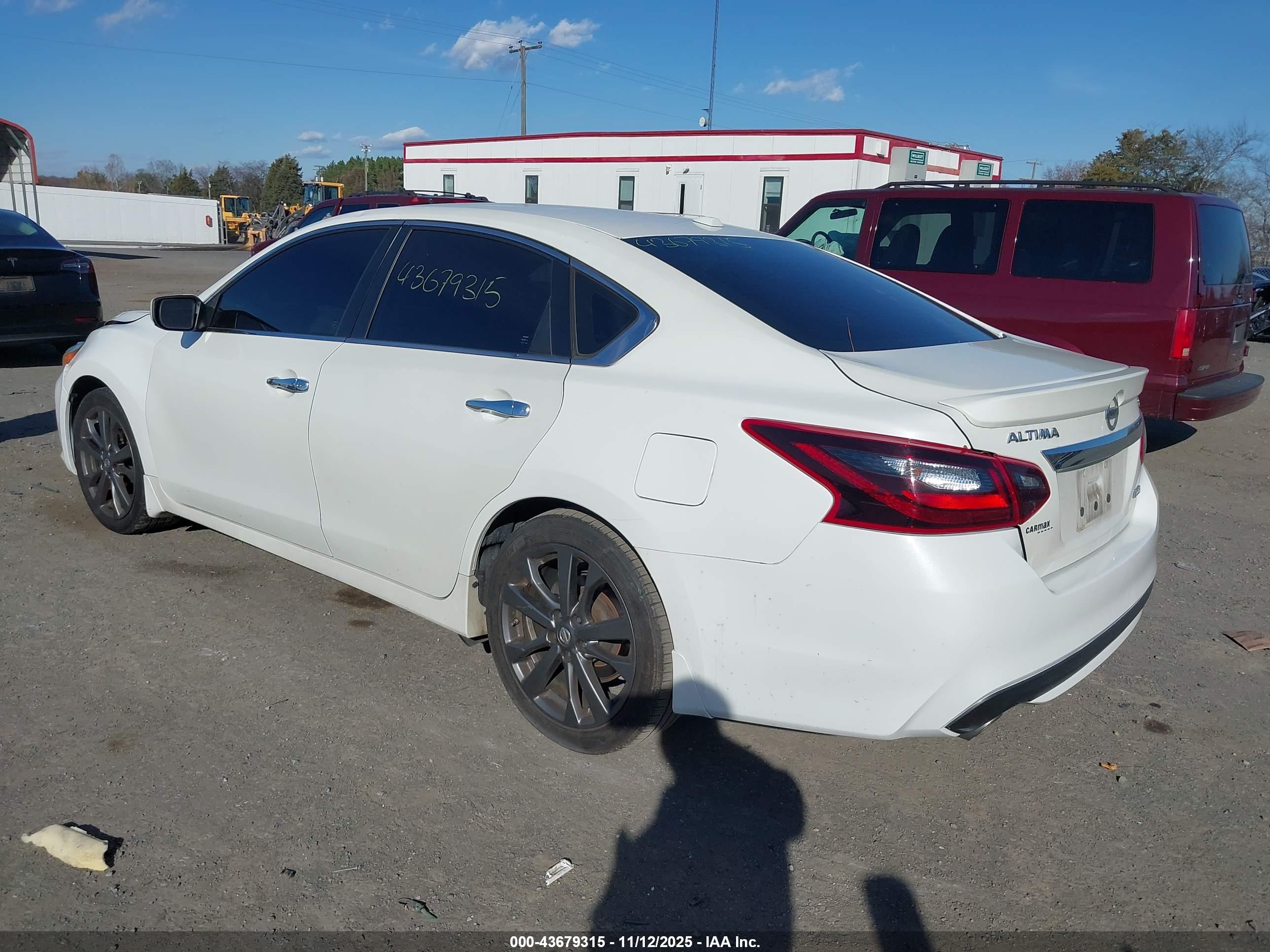 NISSAN ALTIMA image 3
