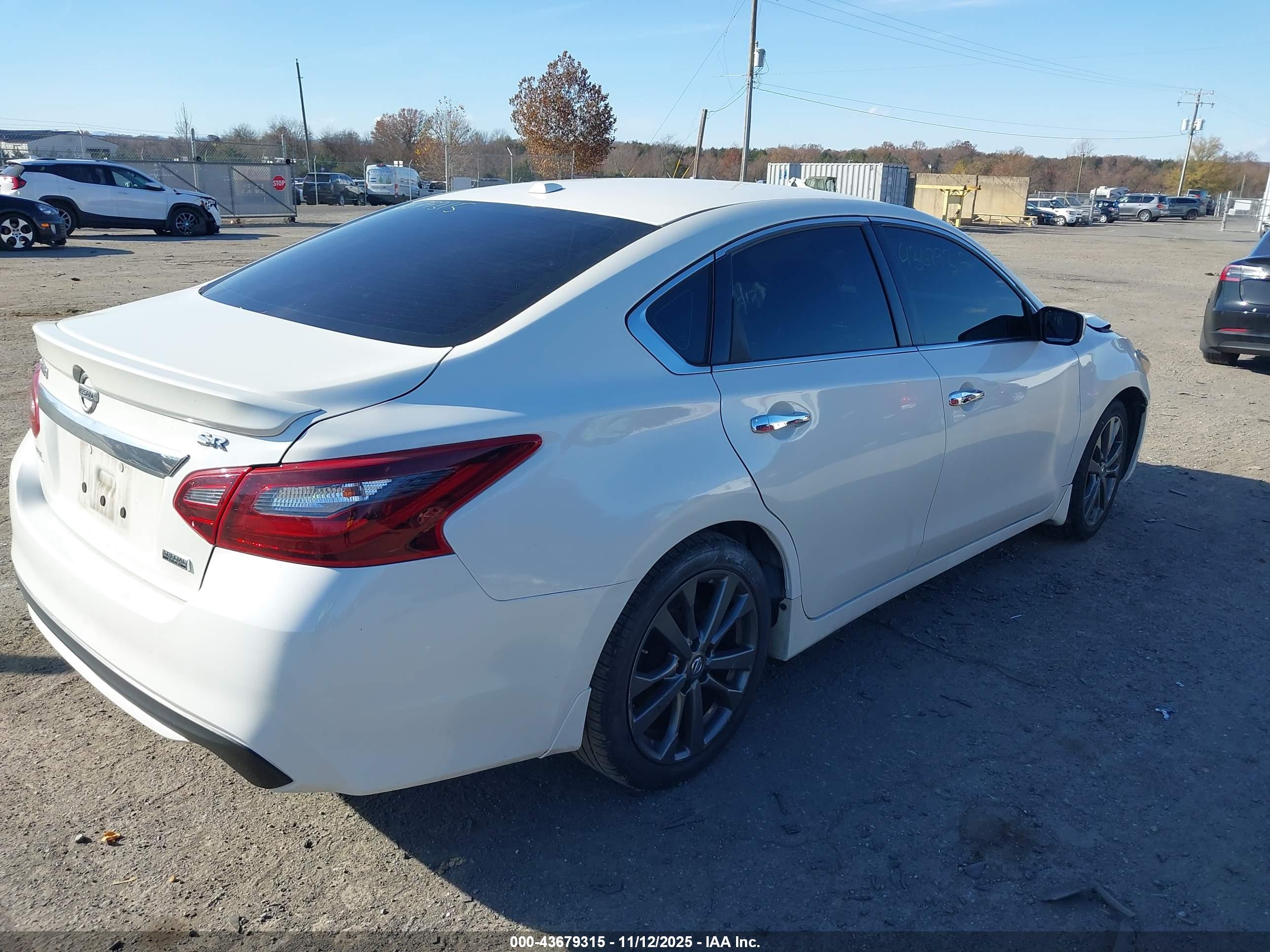 NISSAN ALTIMA image 4
