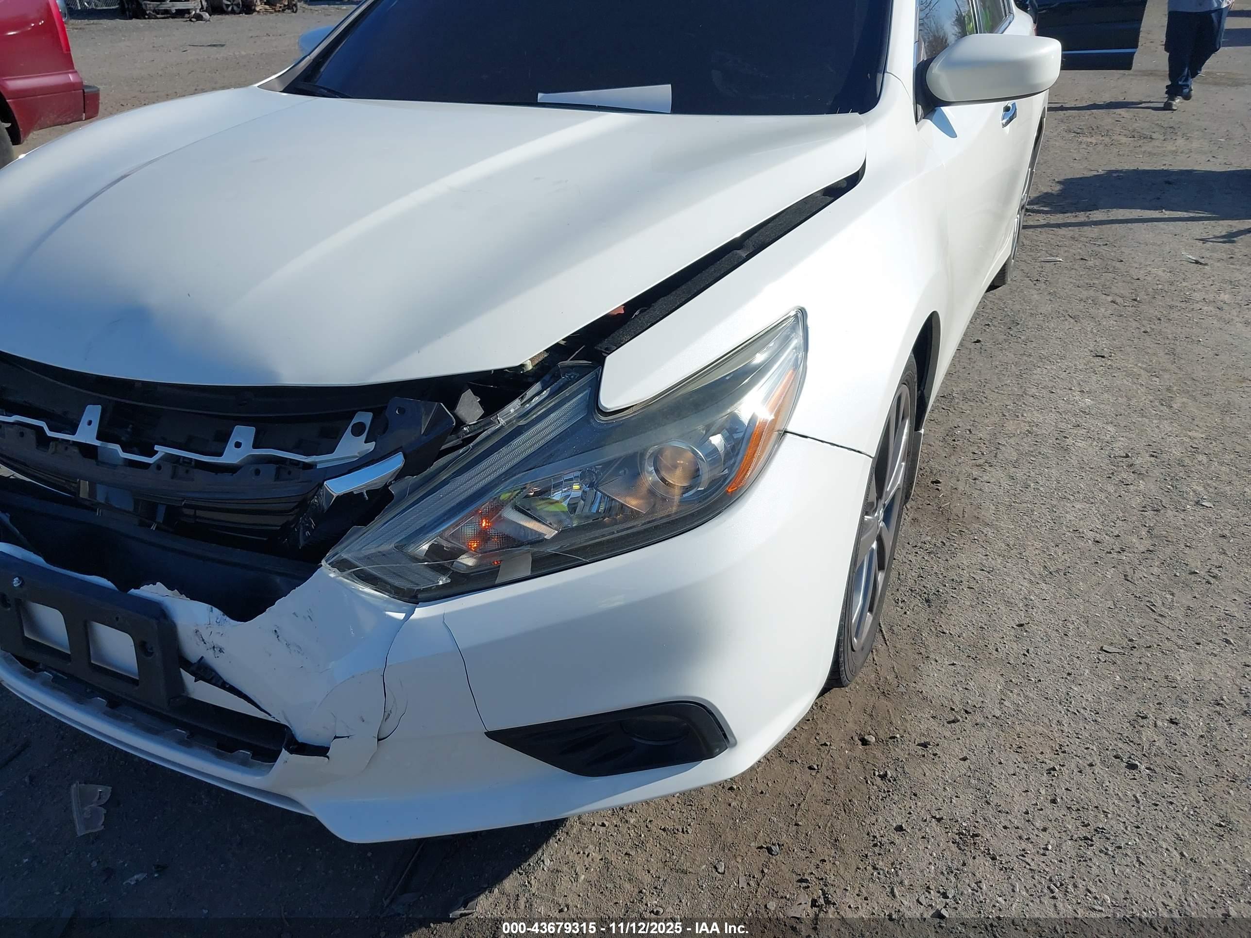 NISSAN ALTIMA image 6