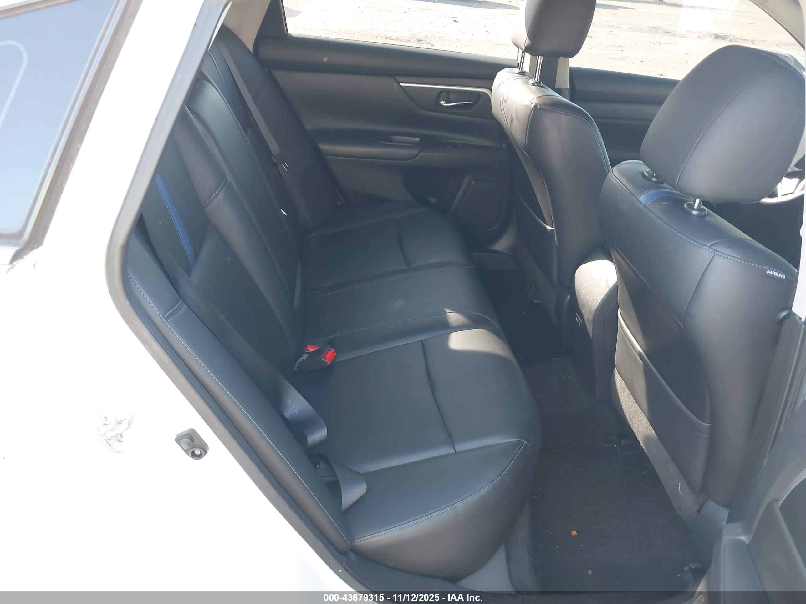 NISSAN ALTIMA image 8