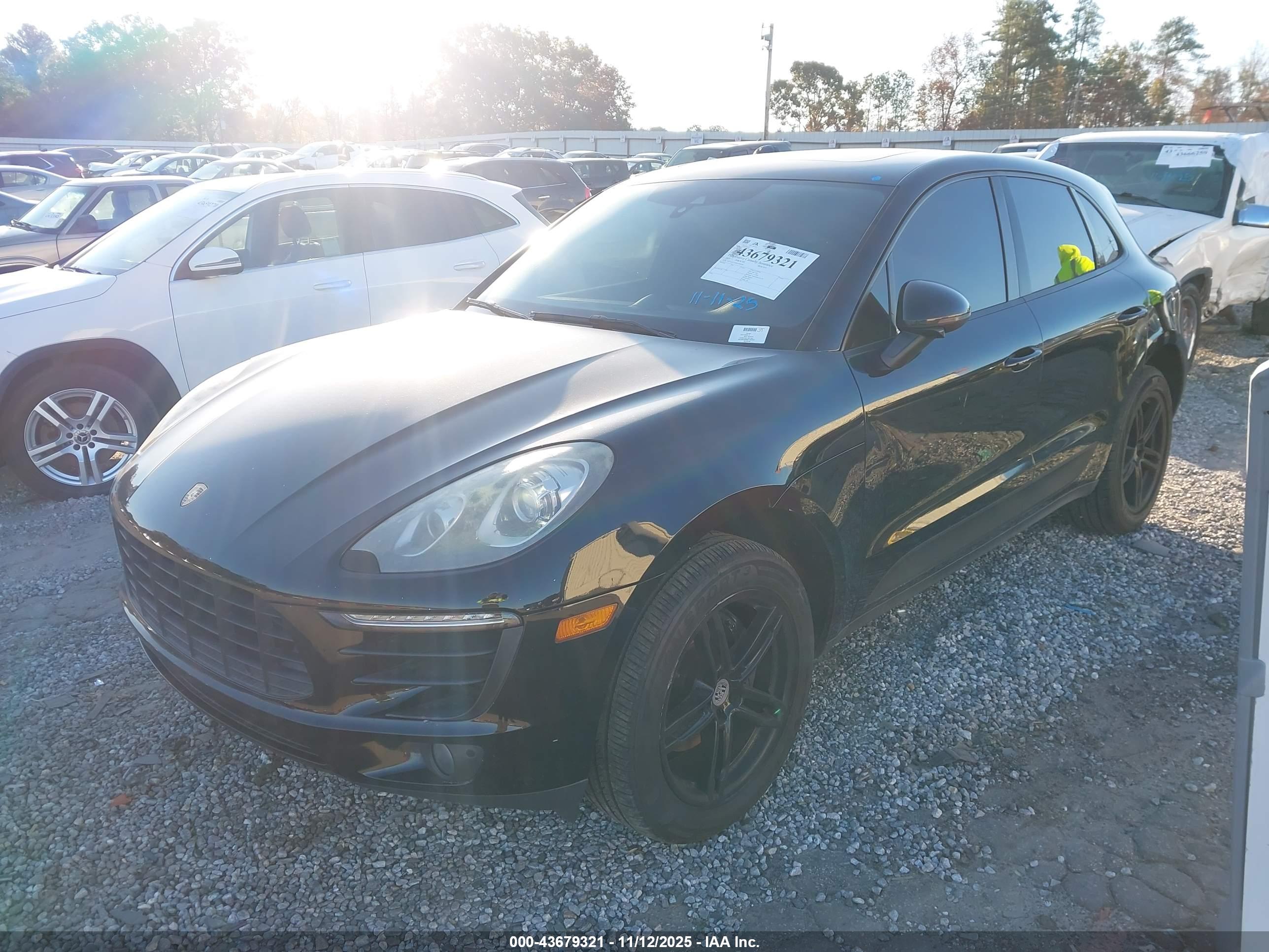 PORSCHE MACAN image 2