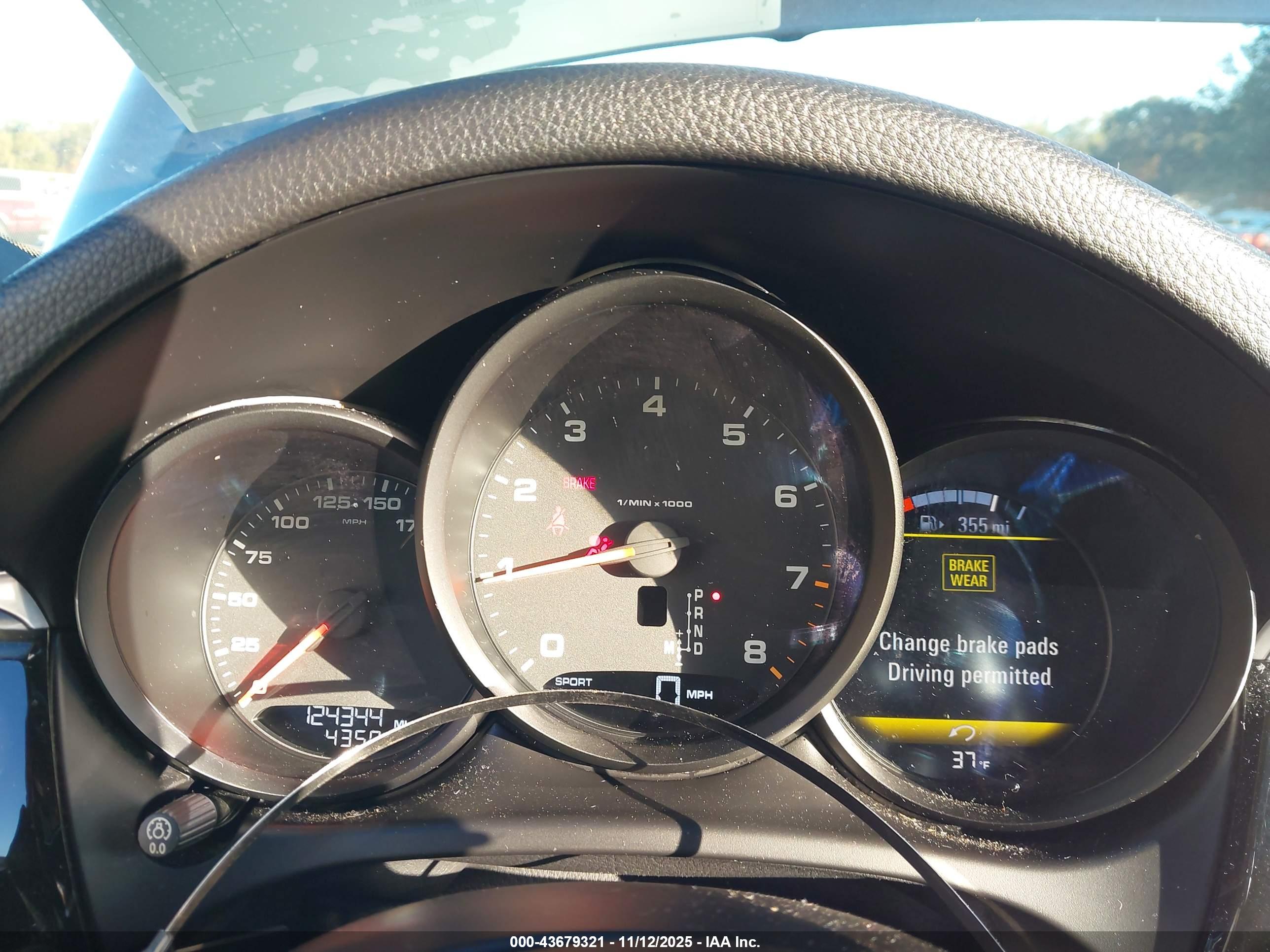 PORSCHE MACAN image 7