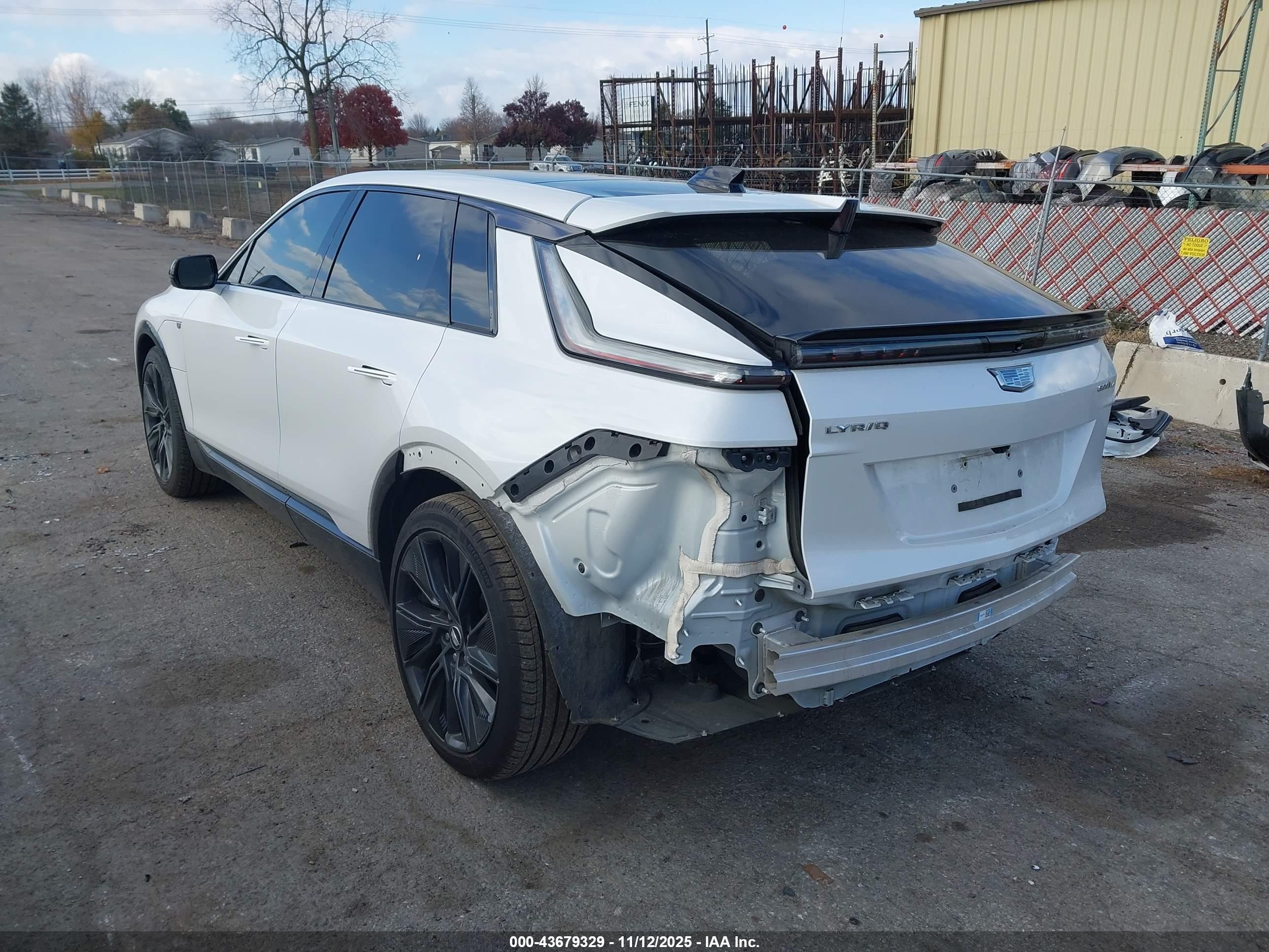 CADILLAC LYRIQ image 3